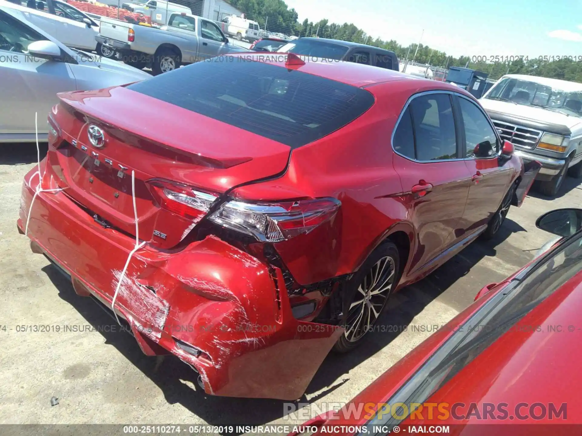 4 Photograph of a damaged car 4T1B11HK3KU166991 TOYOTA CAMRY 2019