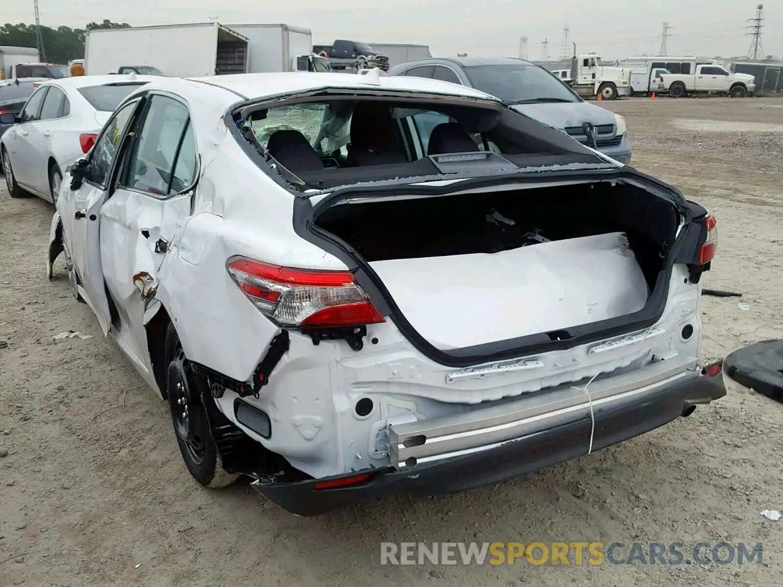 3 Photograph of a damaged car 4T1B11HK3KU168885 TOYOTA CAMRY 2019