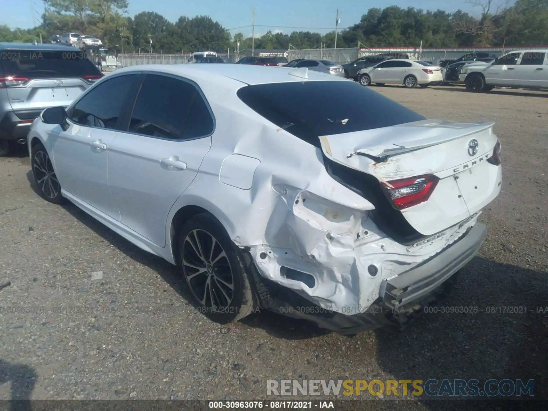 3 Photograph of a damaged car 4T1B11HK3KU170913 TOYOTA CAMRY 2019