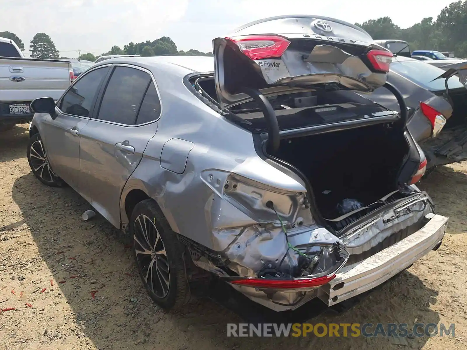 3 Photograph of a damaged car 4T1B11HK3KU171351 TOYOTA CAMRY 2019