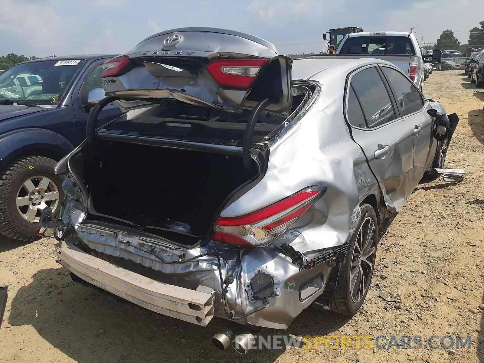 4 Photograph of a damaged car 4T1B11HK3KU171351 TOYOTA CAMRY 2019