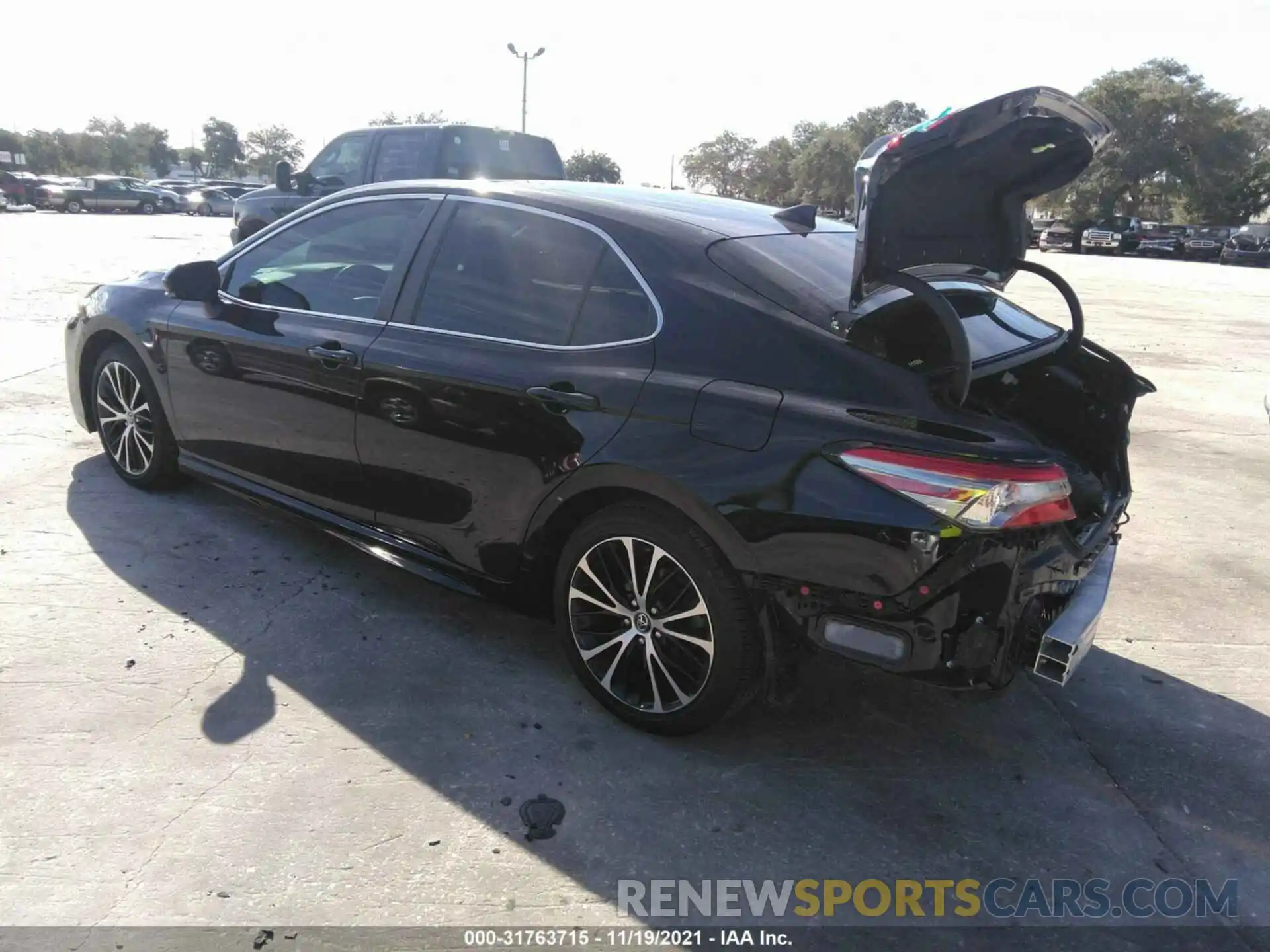 3 Photograph of a damaged car 4T1B11HK3KU171429 TOYOTA CAMRY 2019