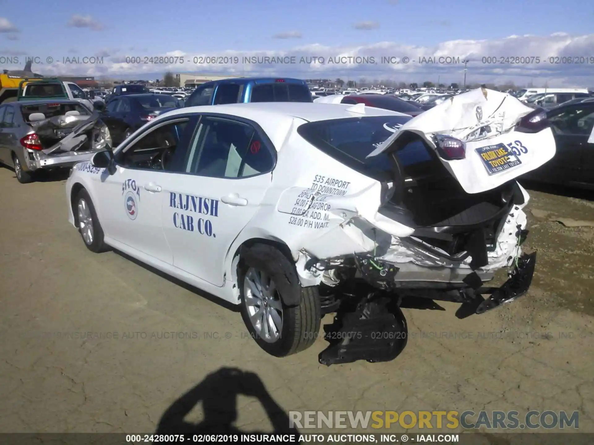 3 Photograph of a damaged car 4T1B11HK3KU171463 TOYOTA CAMRY 2019