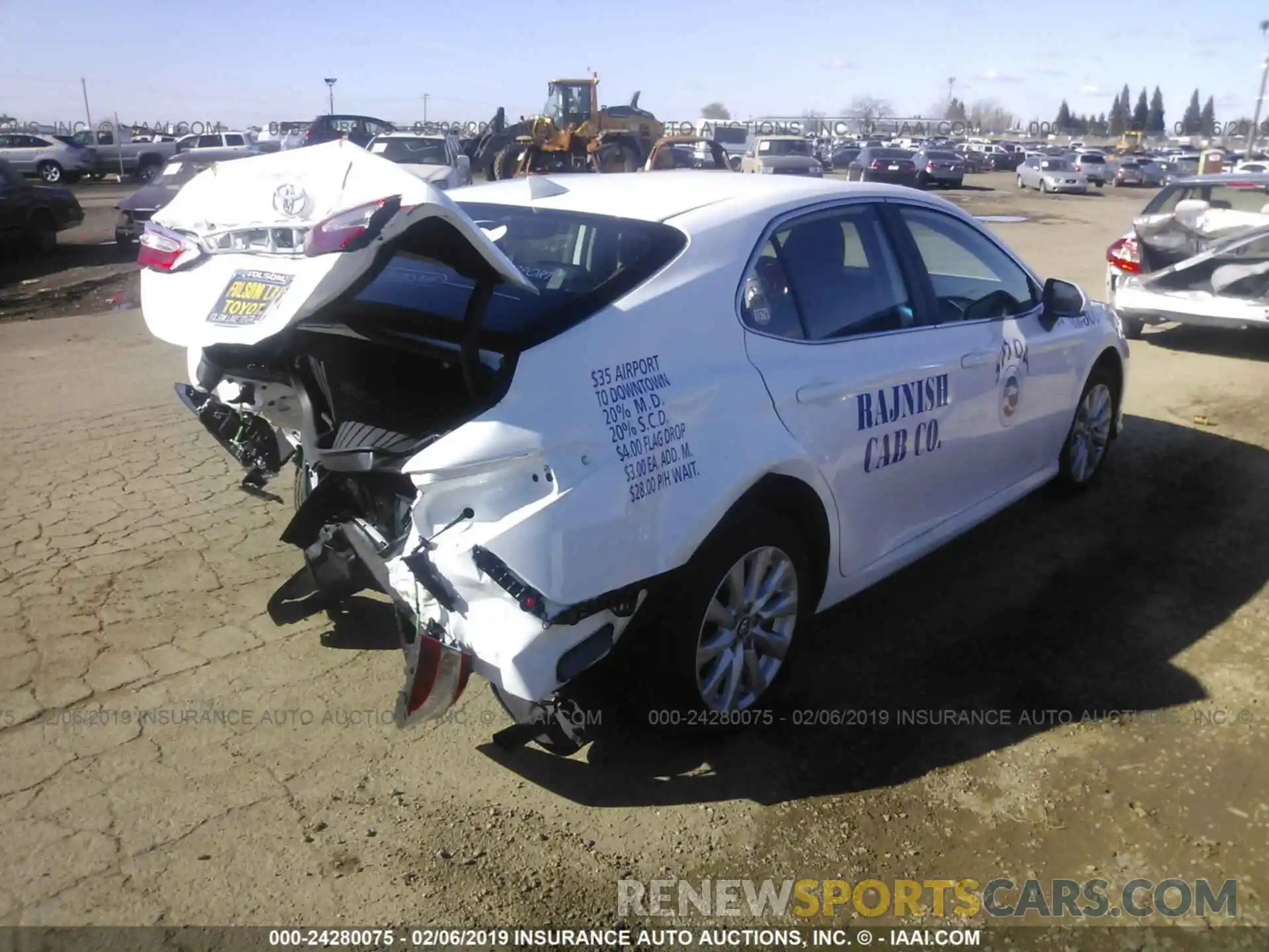 4 Photograph of a damaged car 4T1B11HK3KU171463 TOYOTA CAMRY 2019