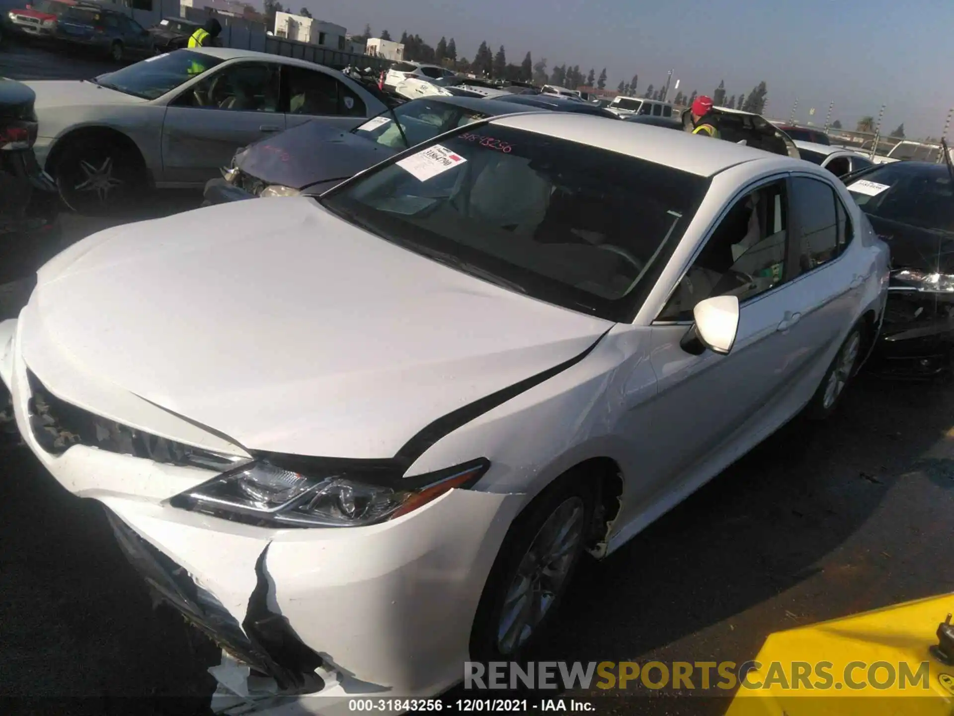 2 Фотография поврежденного автомобиля 4T1B11HK3KU172094 TOYOTA CAMRY 2019