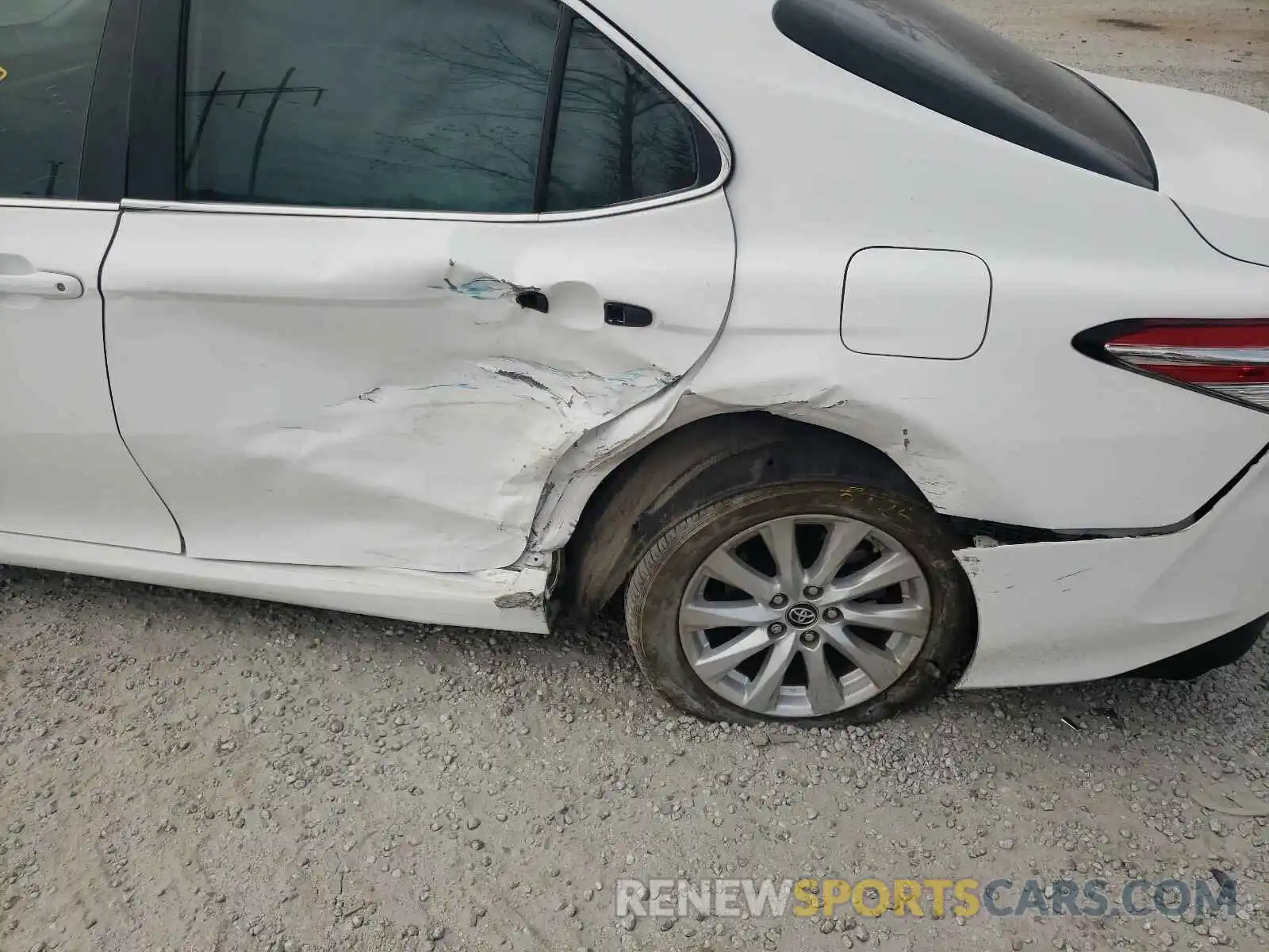 9 Photograph of a damaged car 4T1B11HK3KU173083 TOYOTA CAMRY 2019