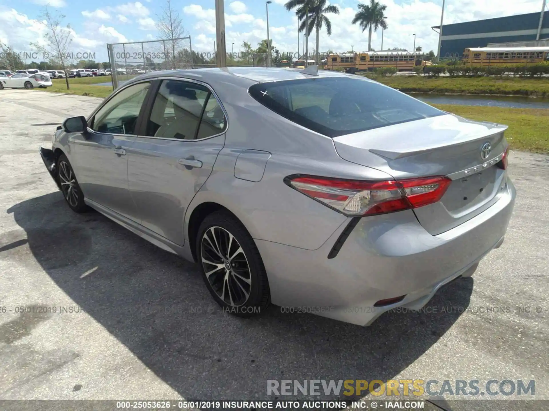 3 Photograph of a damaged car 4T1B11HK3KU175707 TOYOTA CAMRY 2019