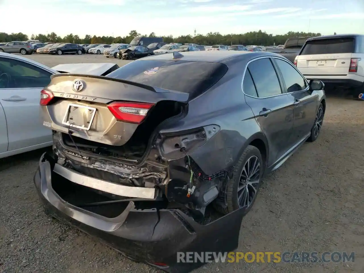 4 Photograph of a damaged car 4T1B11HK3KU175724 TOYOTA CAMRY 2019