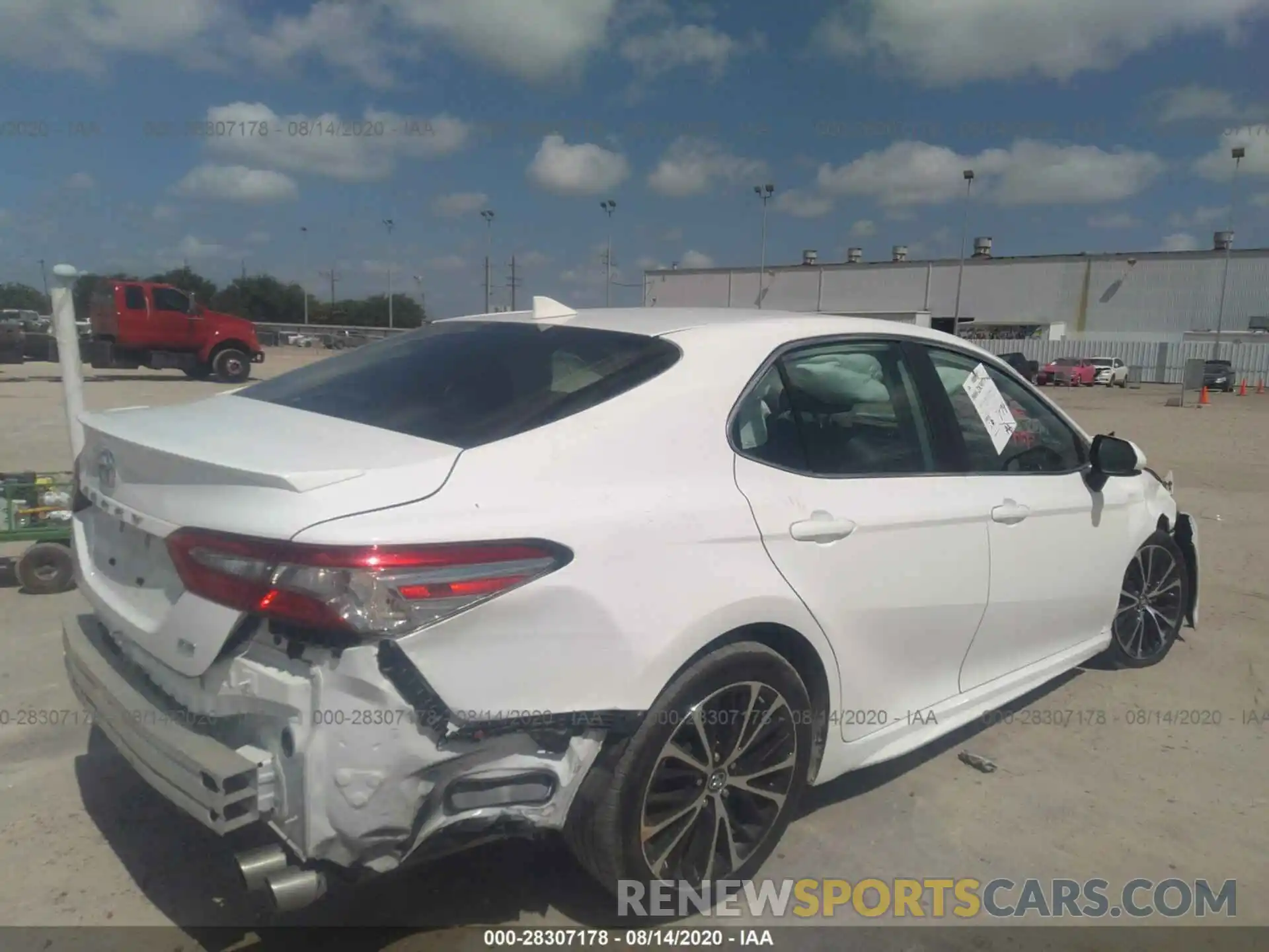 4 Photograph of a damaged car 4T1B11HK3KU175769 TOYOTA CAMRY 2019