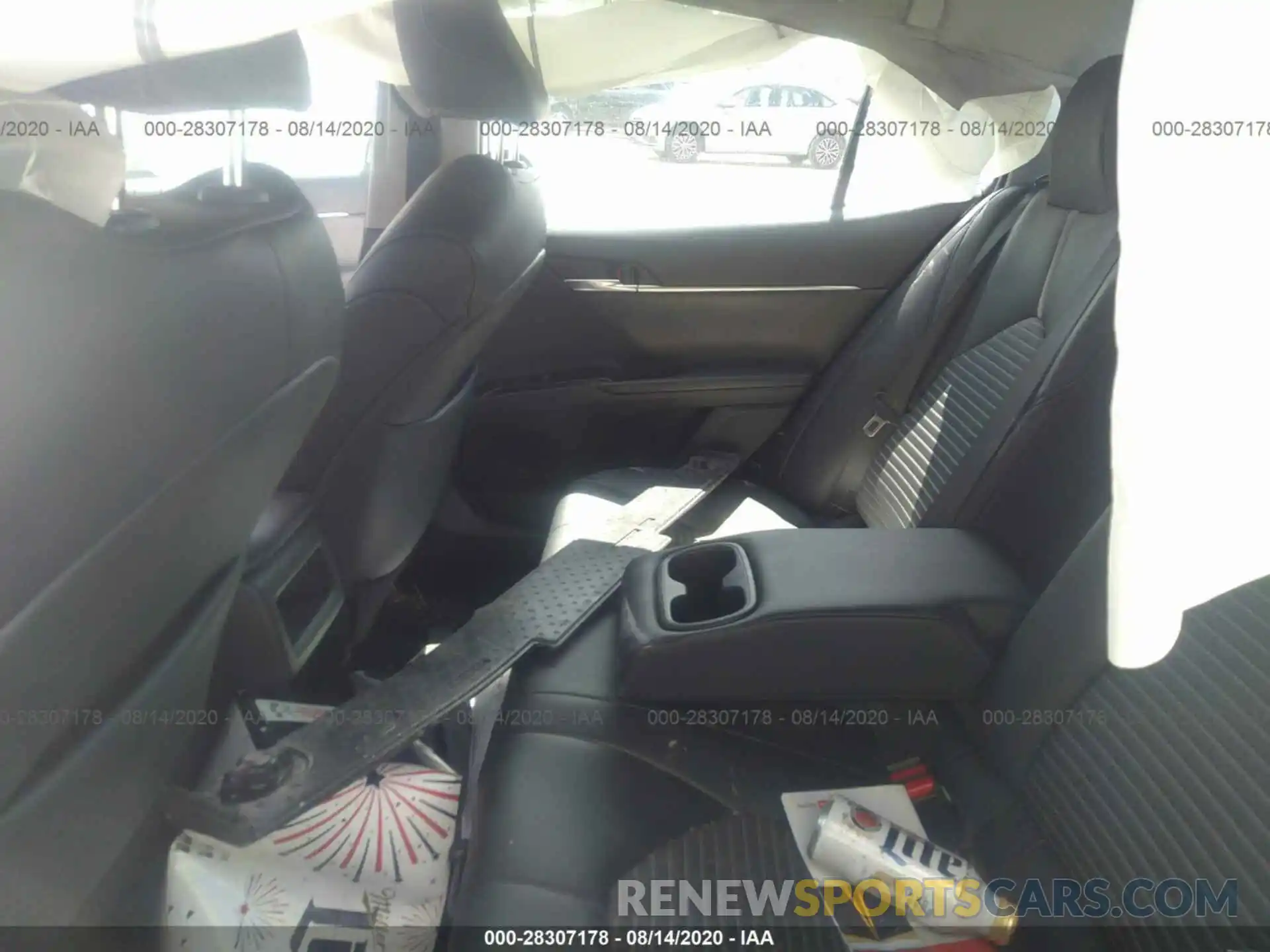 8 Photograph of a damaged car 4T1B11HK3KU175769 TOYOTA CAMRY 2019