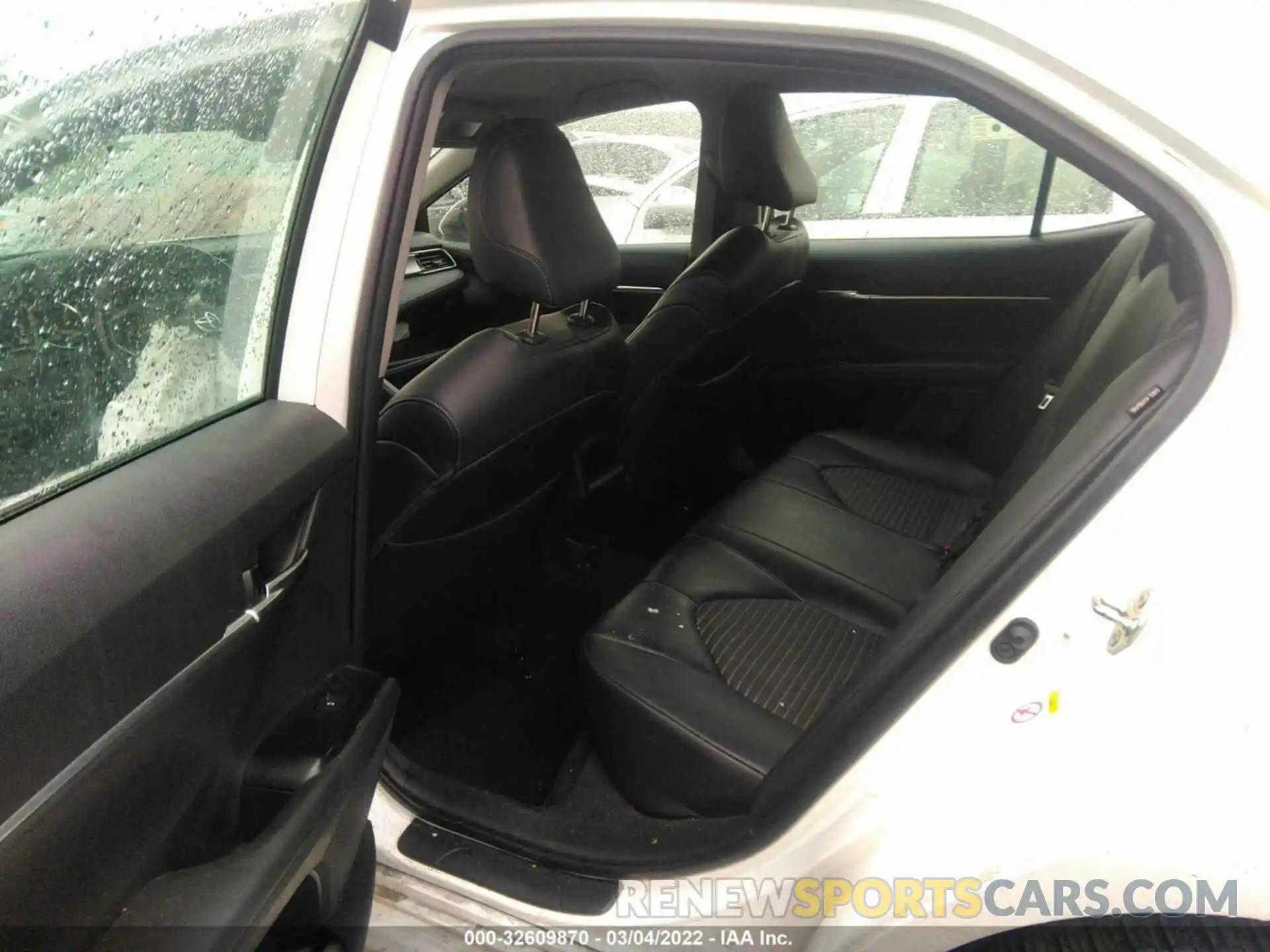 8 Photograph of a damaged car 4T1B11HK3KU179921 TOYOTA CAMRY 2019