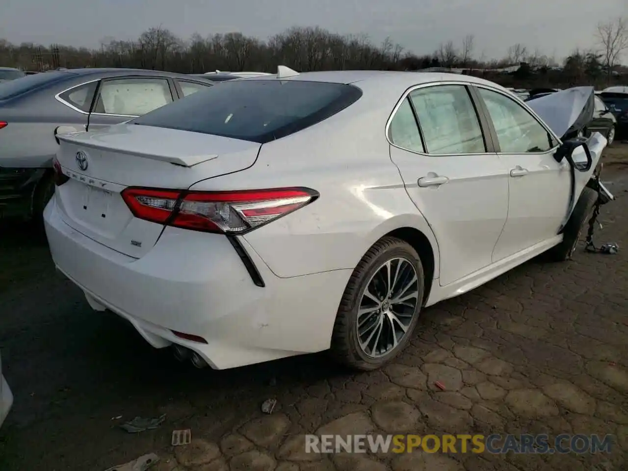 4 Фотография поврежденного автомобиля 4T1B11HK3KU185816 TOYOTA CAMRY 2019