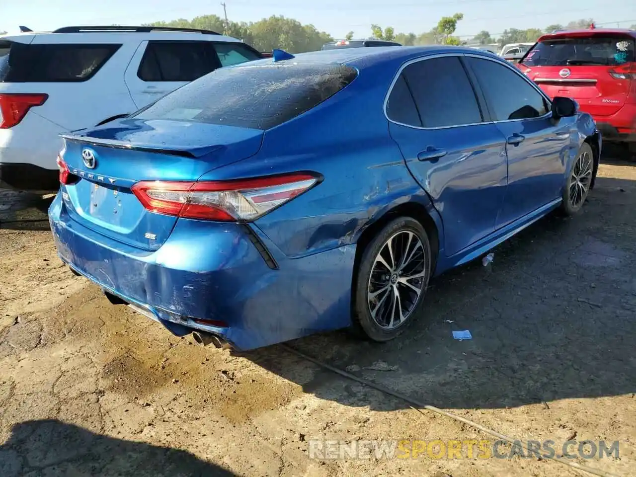 4 Фотография поврежденного автомобиля 4T1B11HK3KU185895 TOYOTA CAMRY 2019