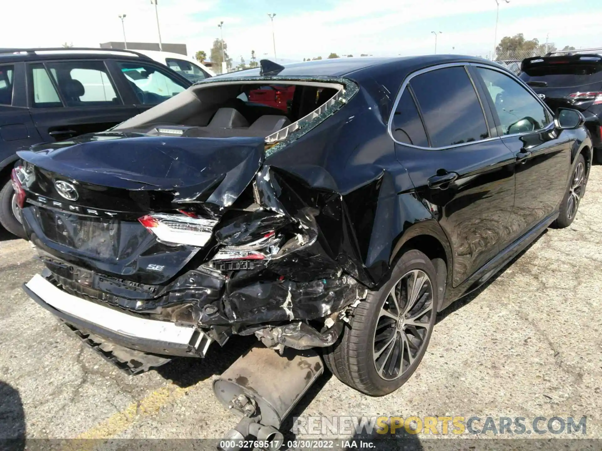 4 Photograph of a damaged car 4T1B11HK3KU190997 TOYOTA CAMRY 2019