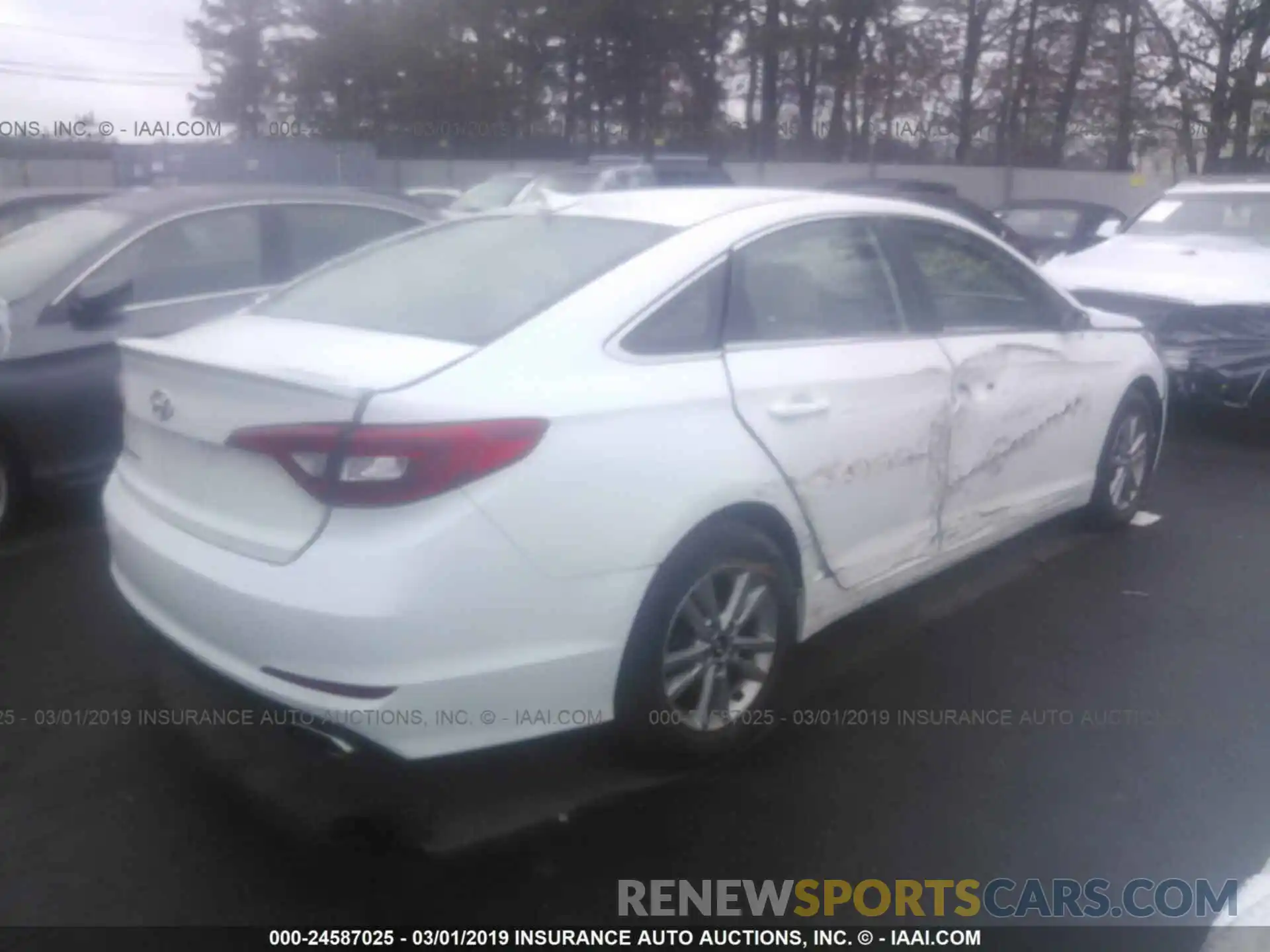 4 Photograph of a damaged car 4T1B11HK3KU193124 TOYOTA CAMRY 2019