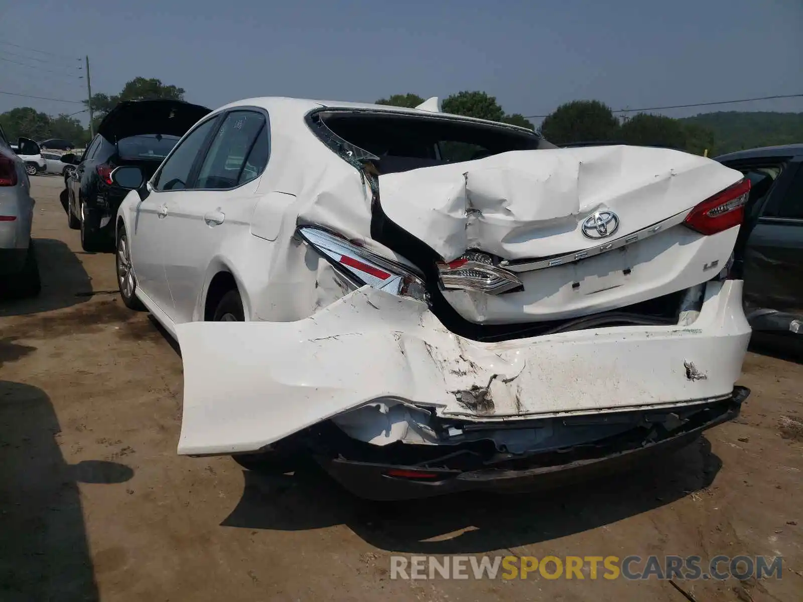 3 Photograph of a damaged car 4T1B11HK3KU195620 TOYOTA CAMRY 2019