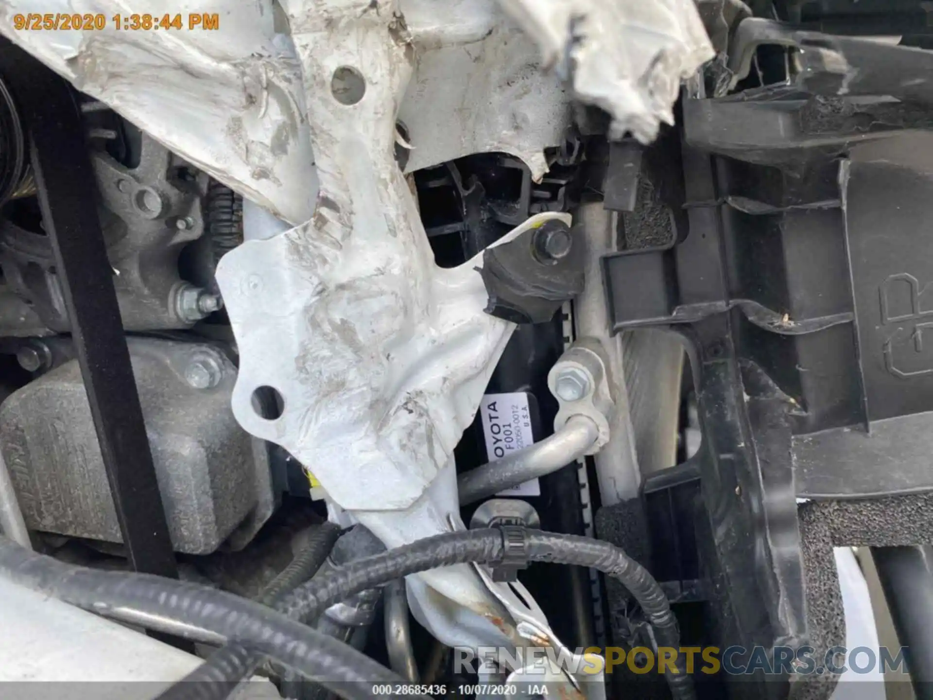 16 Photograph of a damaged car 4T1B11HK3KU195746 TOYOTA CAMRY 2019