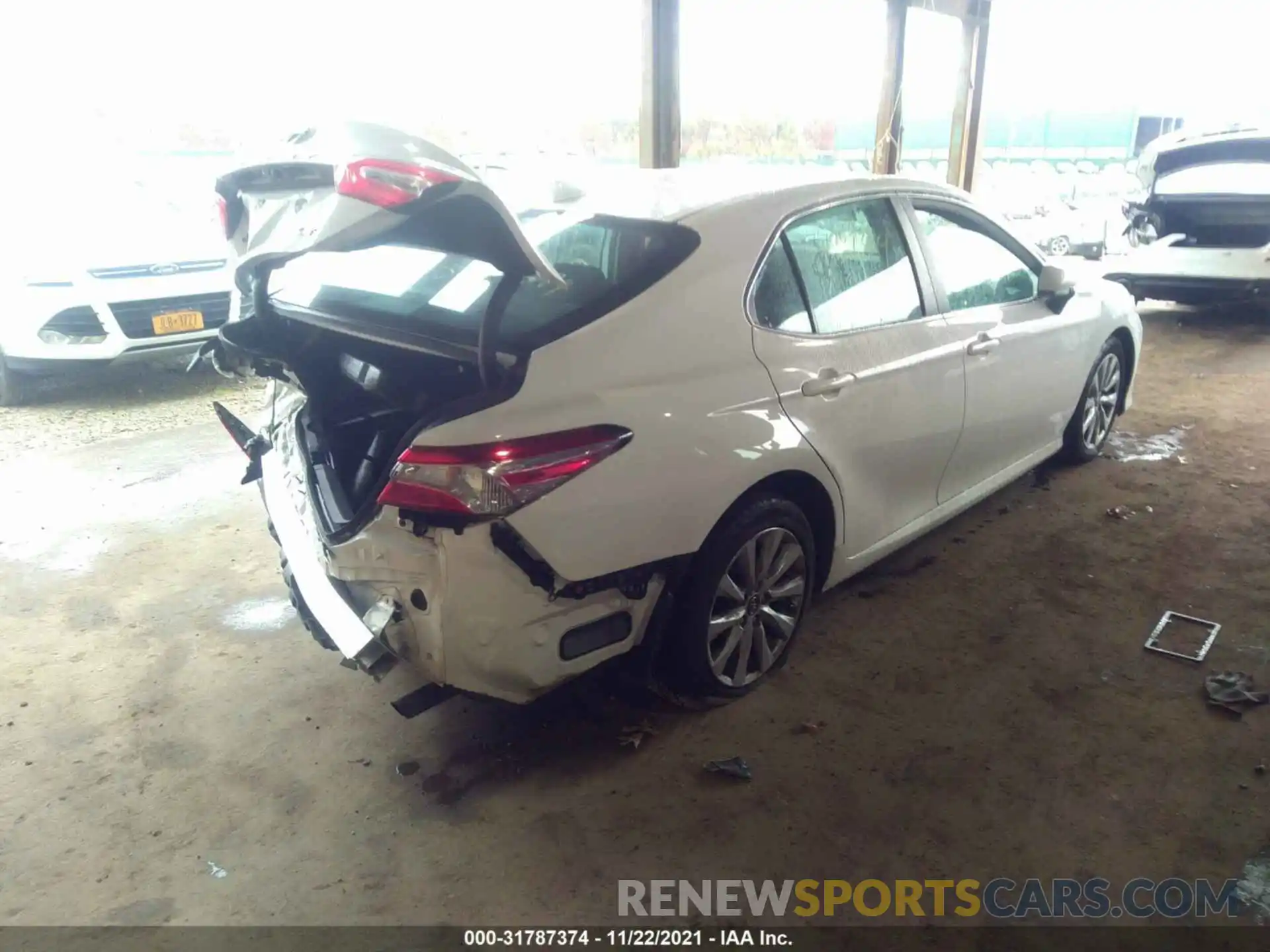 4 Photograph of a damaged car 4T1B11HK3KU196363 TOYOTA CAMRY 2019