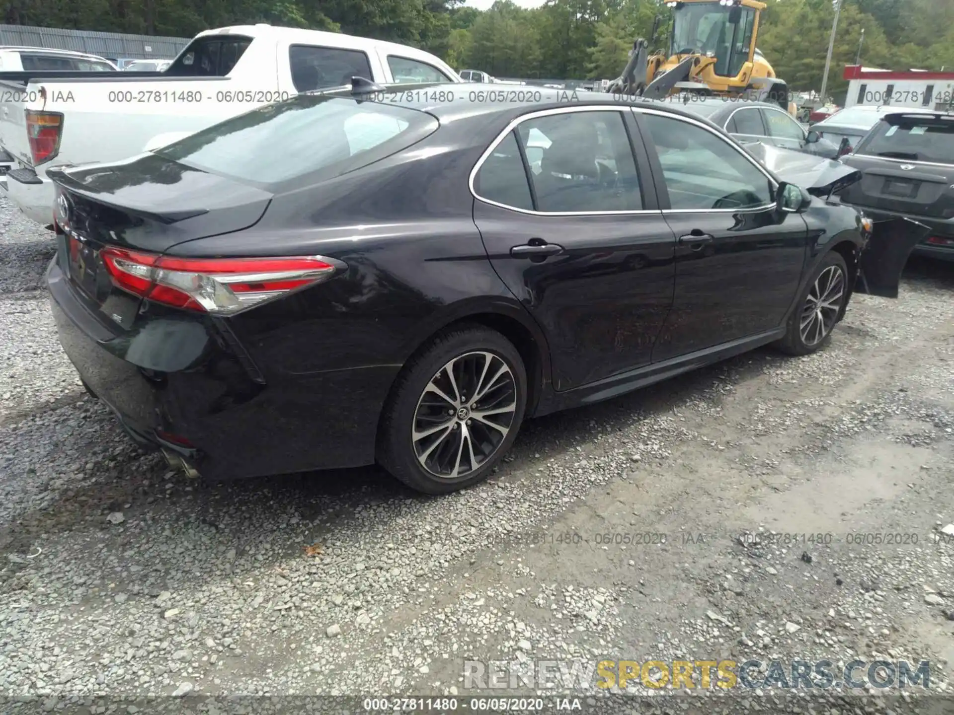 4 Photograph of a damaged car 4T1B11HK3KU196623 TOYOTA CAMRY 2019