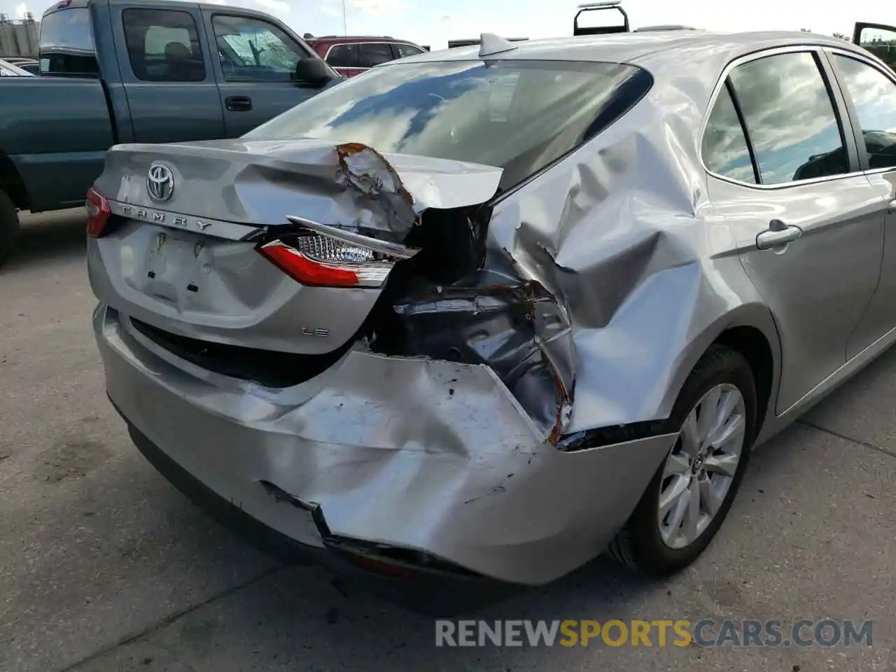 9 Photograph of a damaged car 4T1B11HK3KU197688 TOYOTA CAMRY 2019