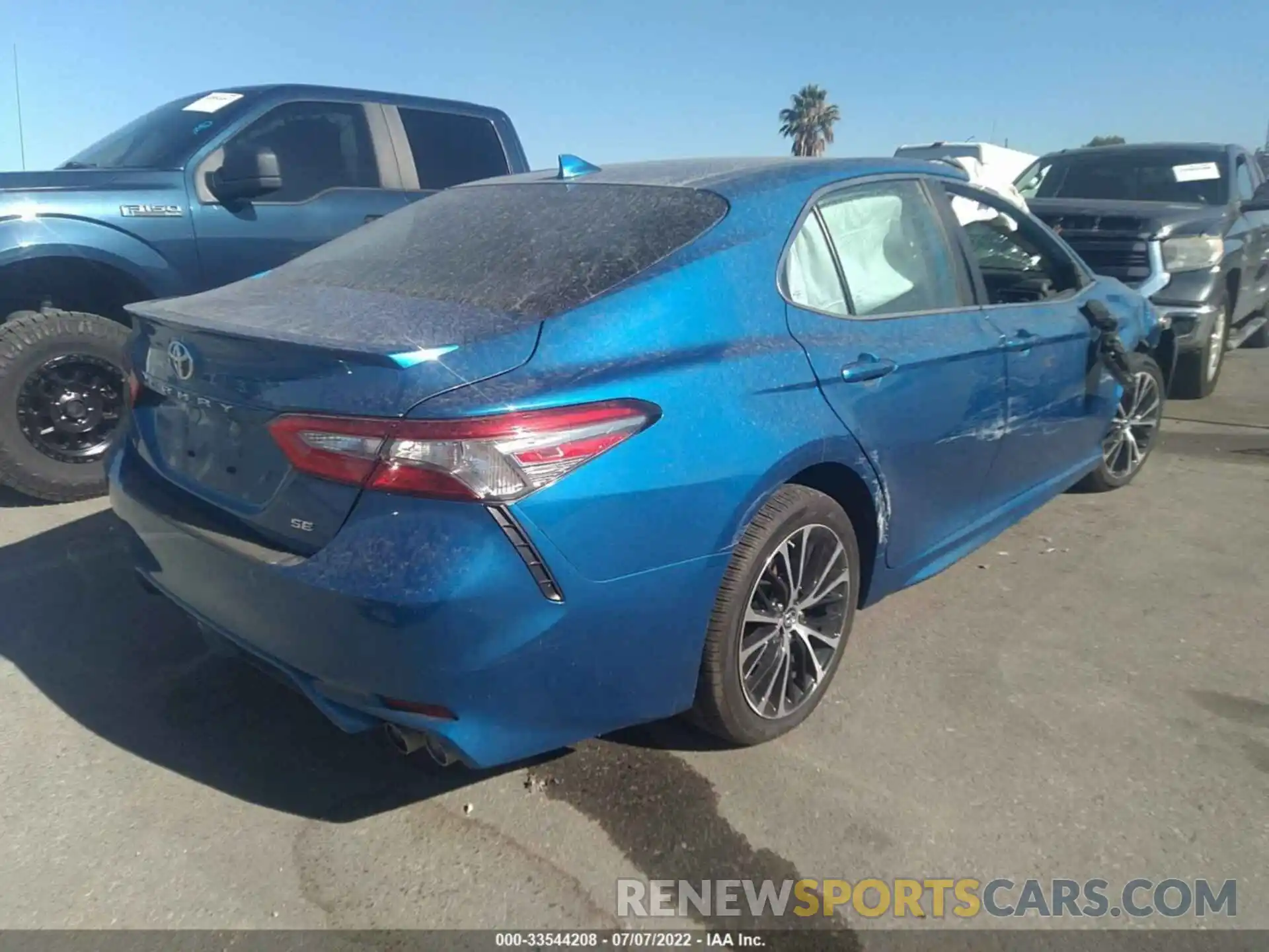 4 Photograph of a damaged car 4T1B11HK3KU198727 TOYOTA CAMRY 2019