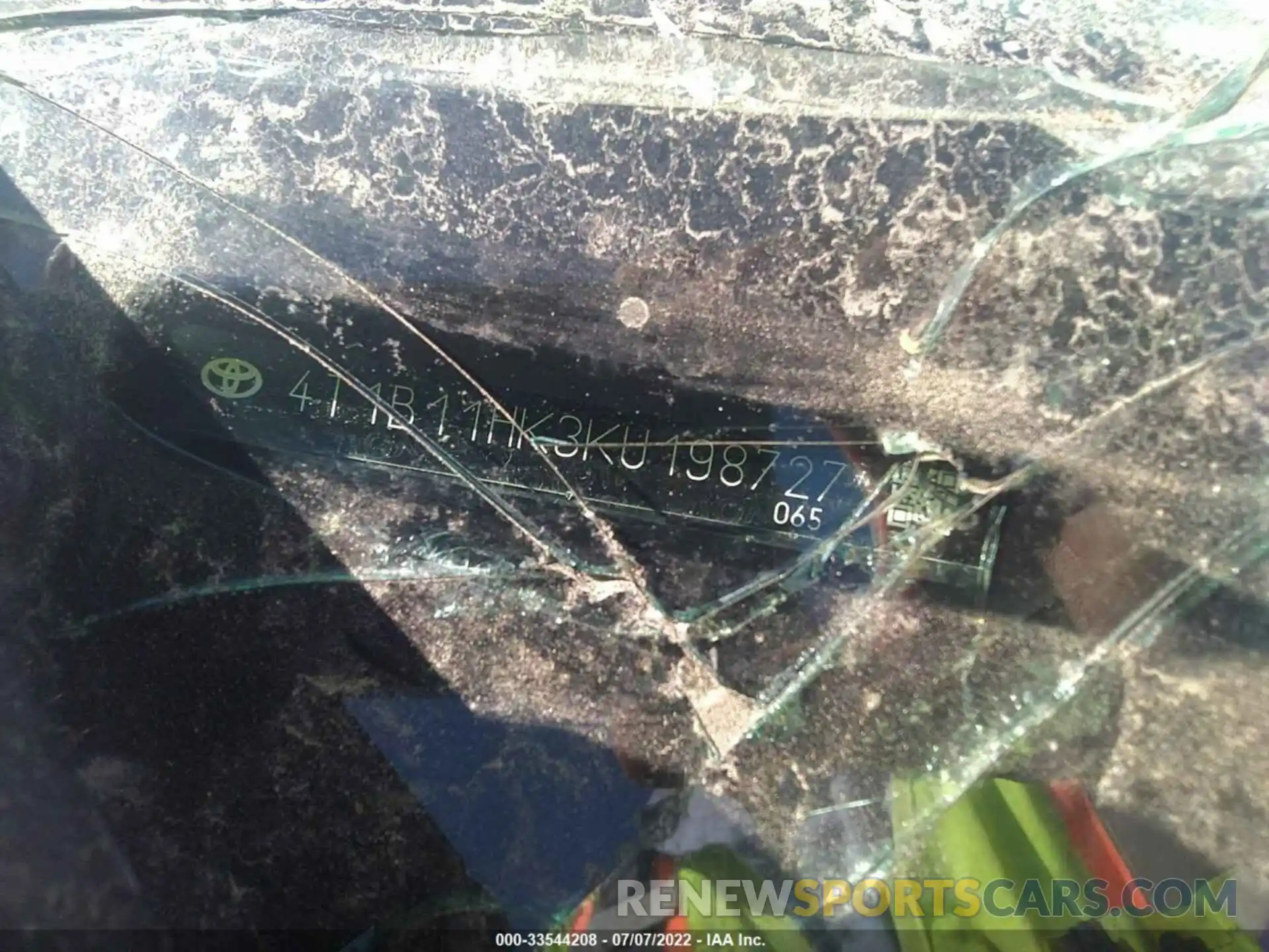 9 Photograph of a damaged car 4T1B11HK3KU198727 TOYOTA CAMRY 2019