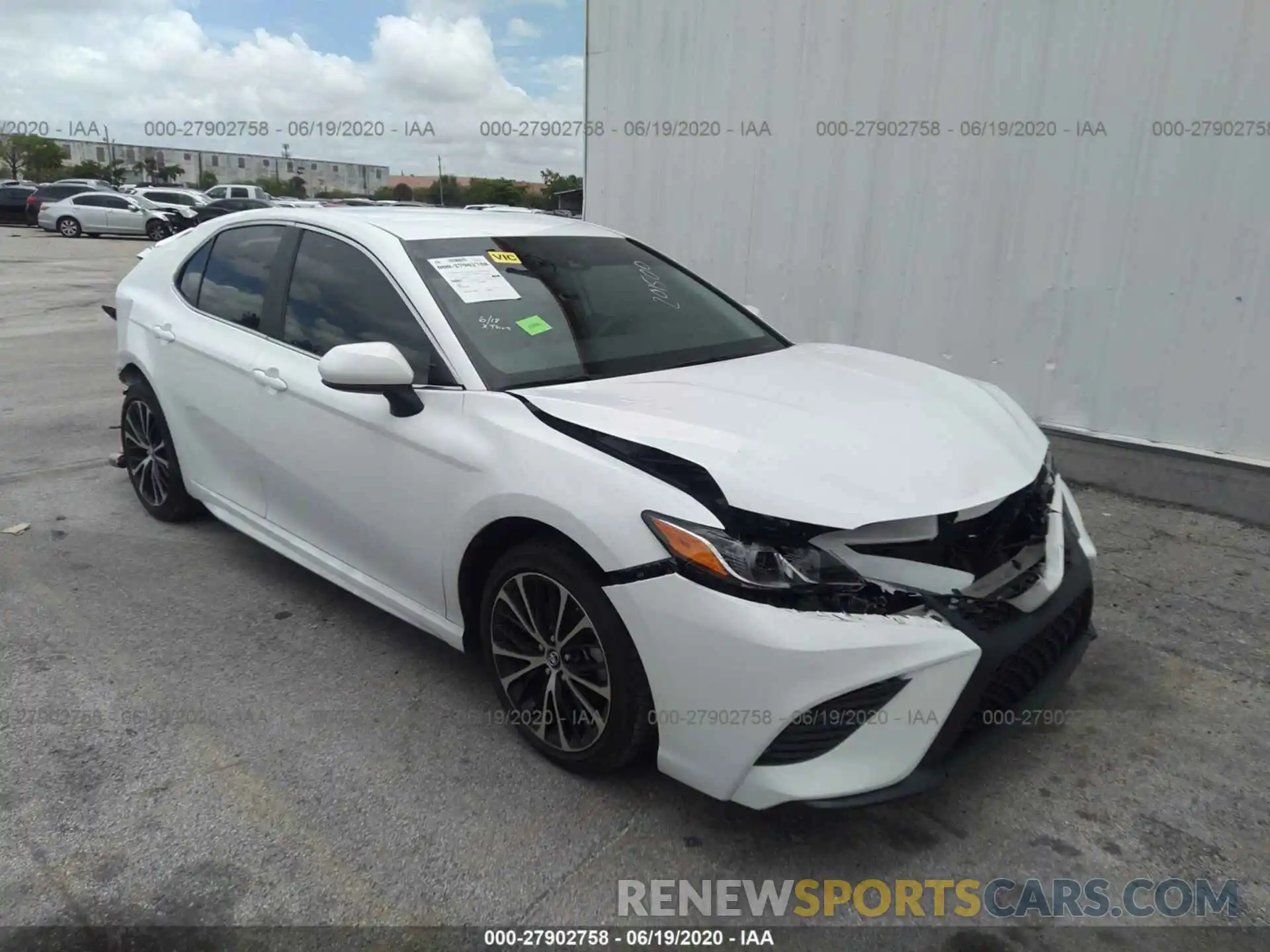 1 Photograph of a damaged car 4T1B11HK3KU201500 TOYOTA CAMRY 2019