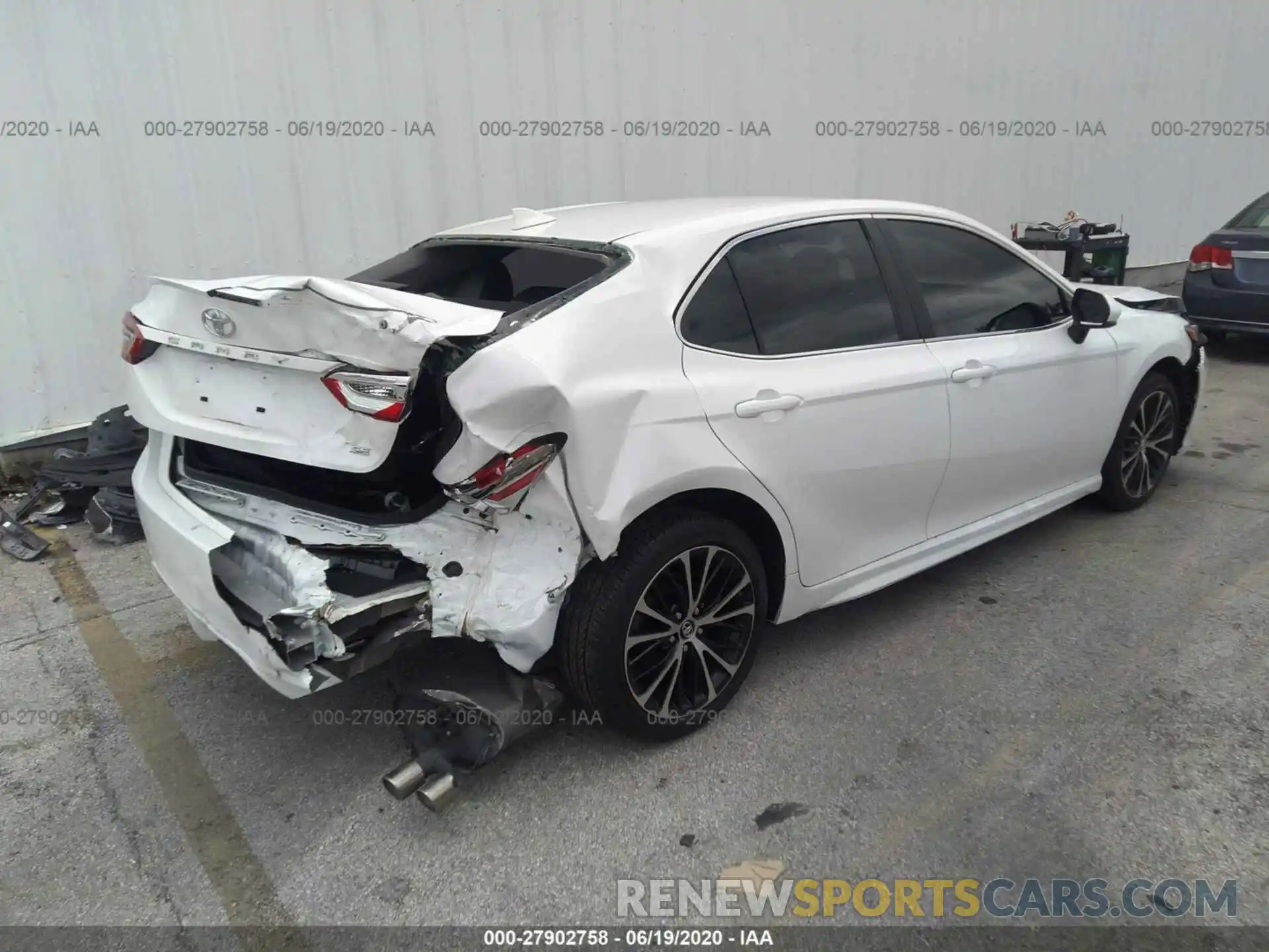 4 Photograph of a damaged car 4T1B11HK3KU201500 TOYOTA CAMRY 2019