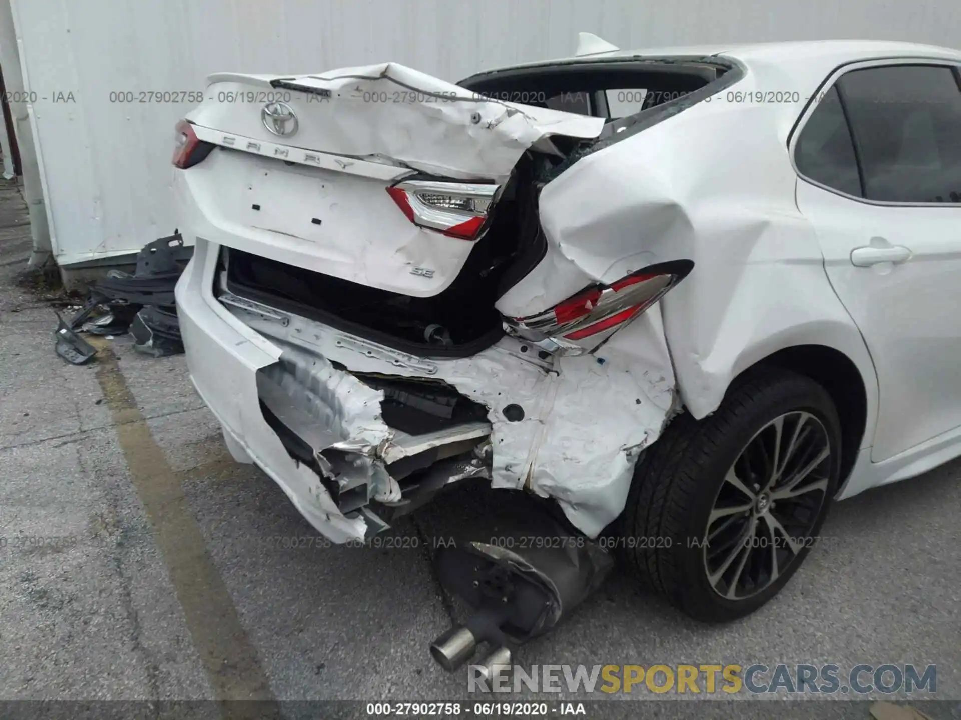 6 Photograph of a damaged car 4T1B11HK3KU201500 TOYOTA CAMRY 2019