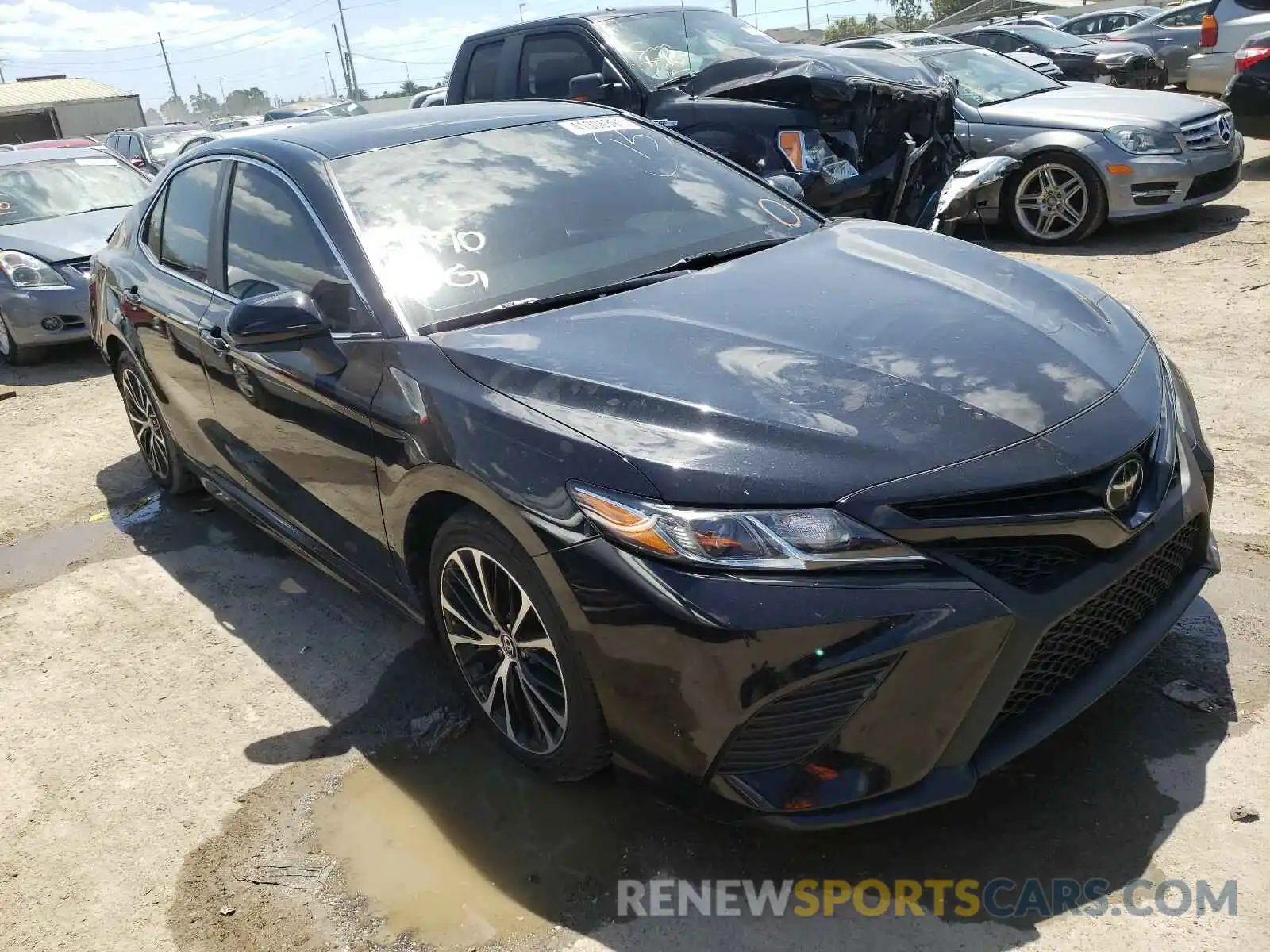 1 Photograph of a damaged car 4T1B11HK3KU202369 TOYOTA CAMRY 2019