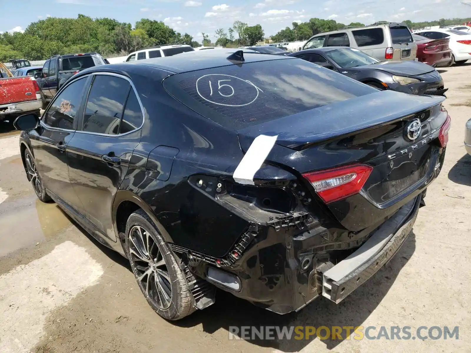 3 Photograph of a damaged car 4T1B11HK3KU202369 TOYOTA CAMRY 2019