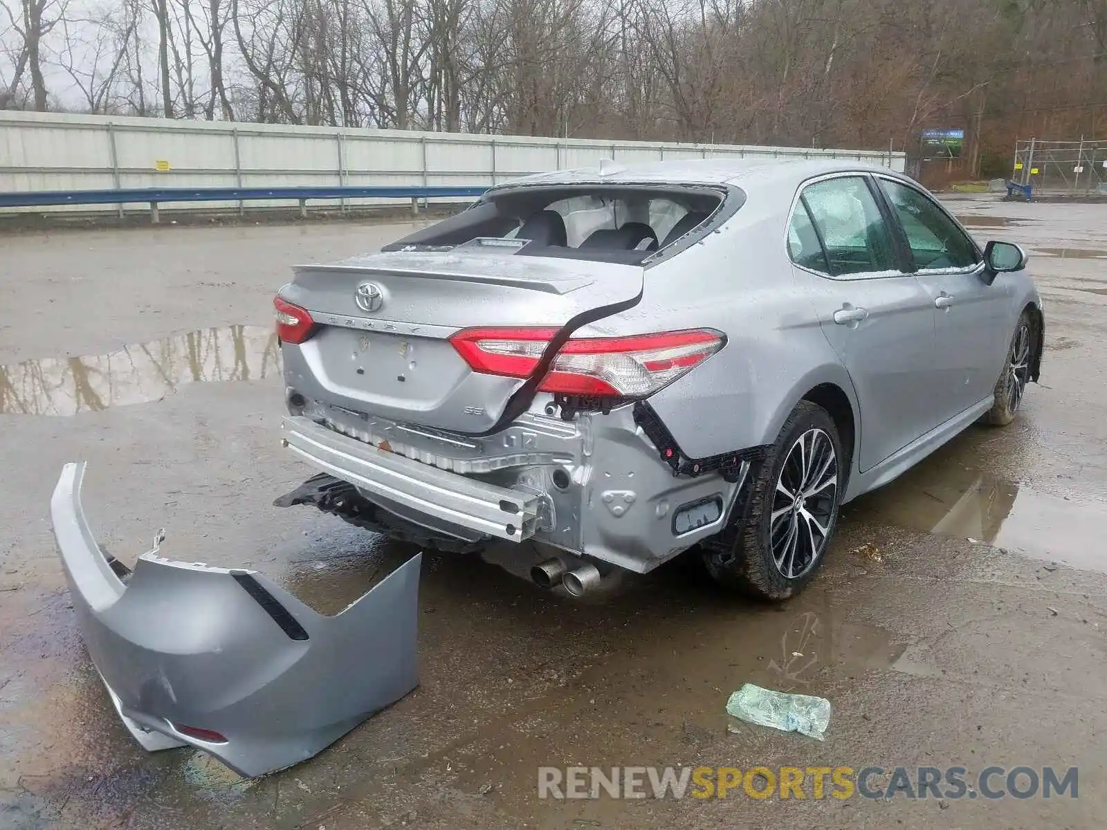 4 Photograph of a damaged car 4T1B11HK3KU204302 TOYOTA CAMRY 2019