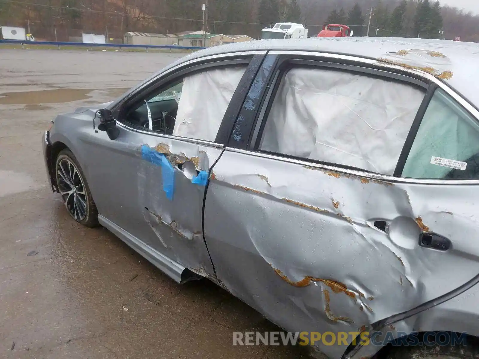 9 Photograph of a damaged car 4T1B11HK3KU204302 TOYOTA CAMRY 2019