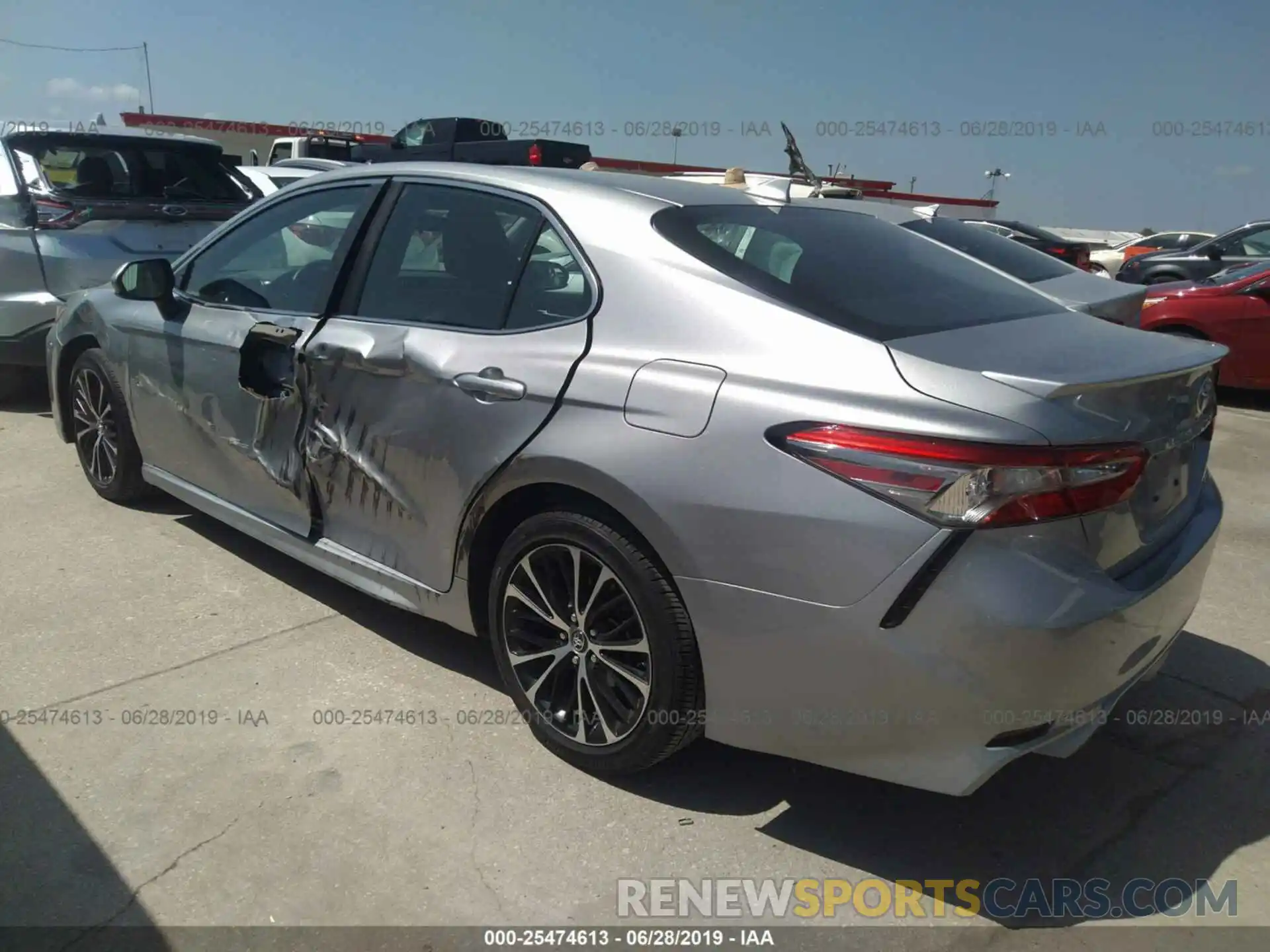 3 Photograph of a damaged car 4T1B11HK3KU204560 TOYOTA CAMRY 2019