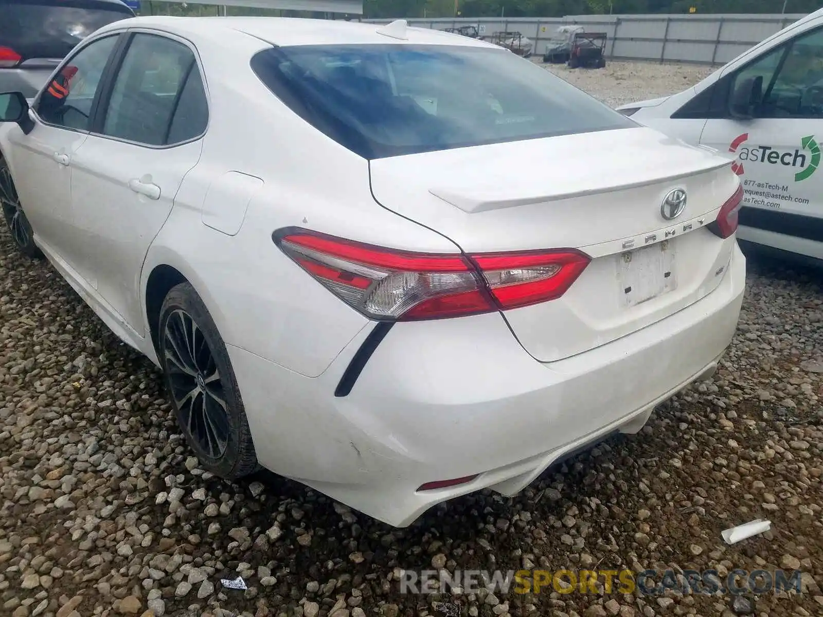 3 Photograph of a damaged car 4T1B11HK3KU204770 TOYOTA CAMRY 2019