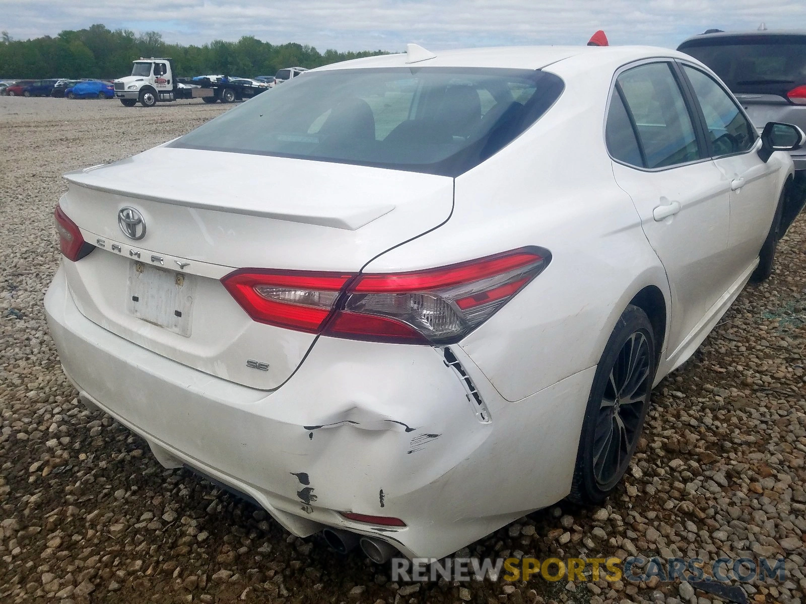 4 Photograph of a damaged car 4T1B11HK3KU204770 TOYOTA CAMRY 2019