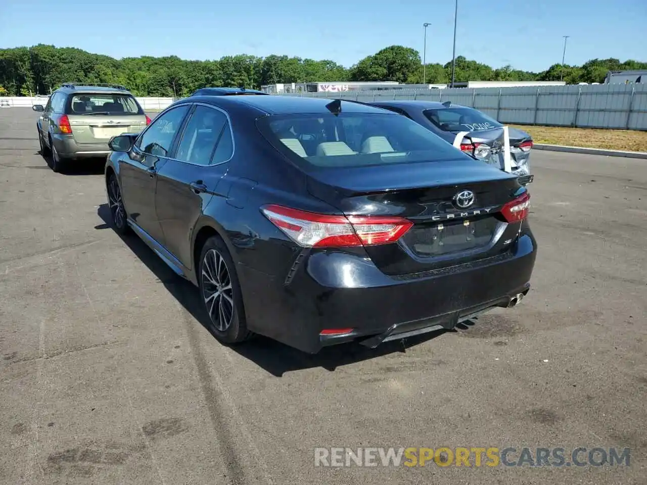 3 Photograph of a damaged car 4T1B11HK3KU204848 TOYOTA CAMRY 2019