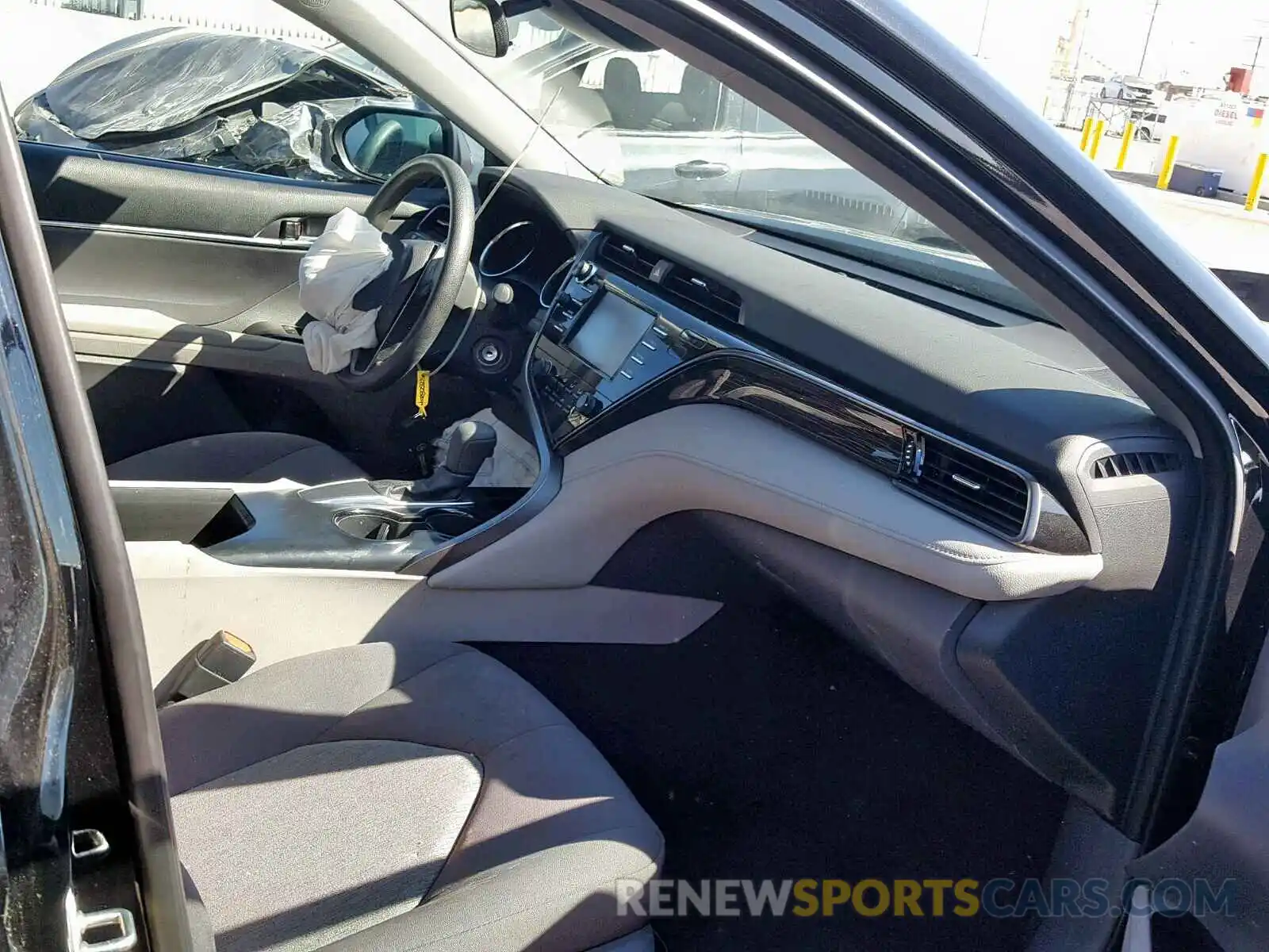 5 Photograph of a damaged car 4T1B11HK3KU205515 TOYOTA CAMRY 2019