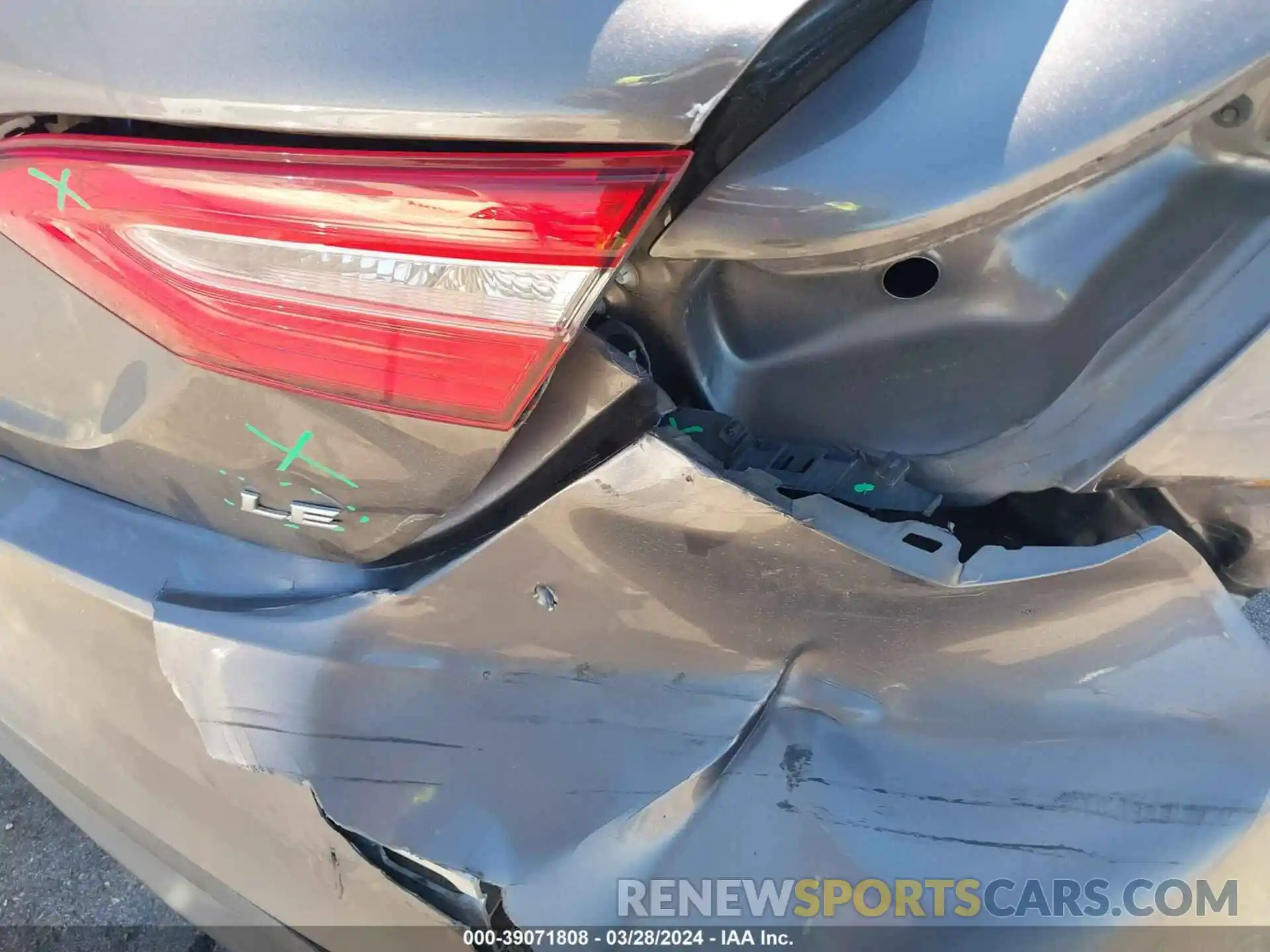 16 Photograph of a damaged car 4T1B11HK3KU205675 TOYOTA CAMRY 2019