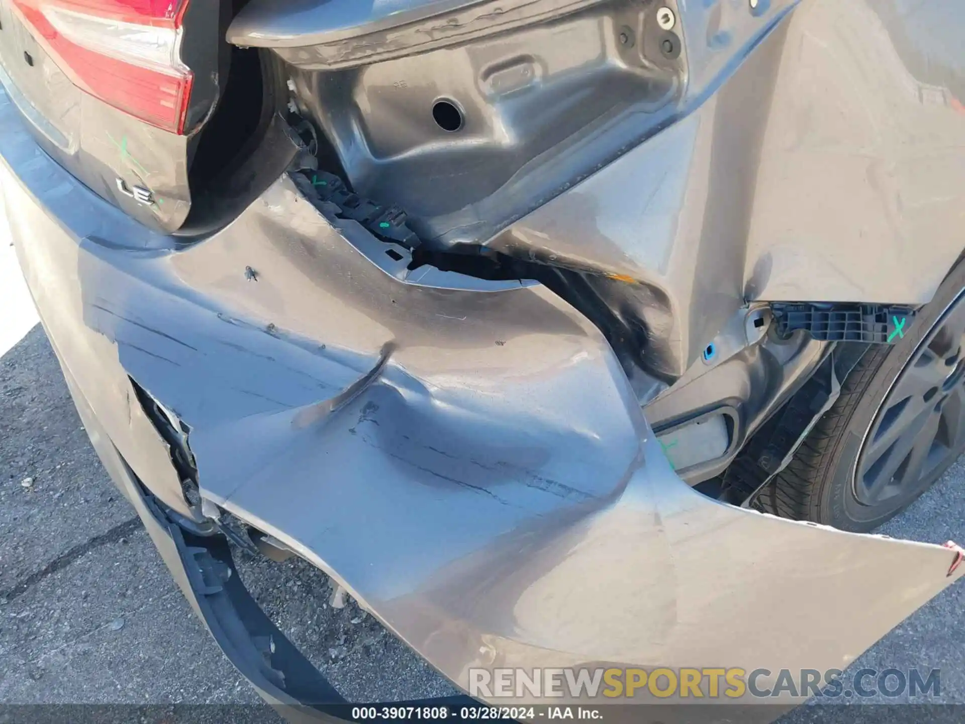 17 Photograph of a damaged car 4T1B11HK3KU205675 TOYOTA CAMRY 2019