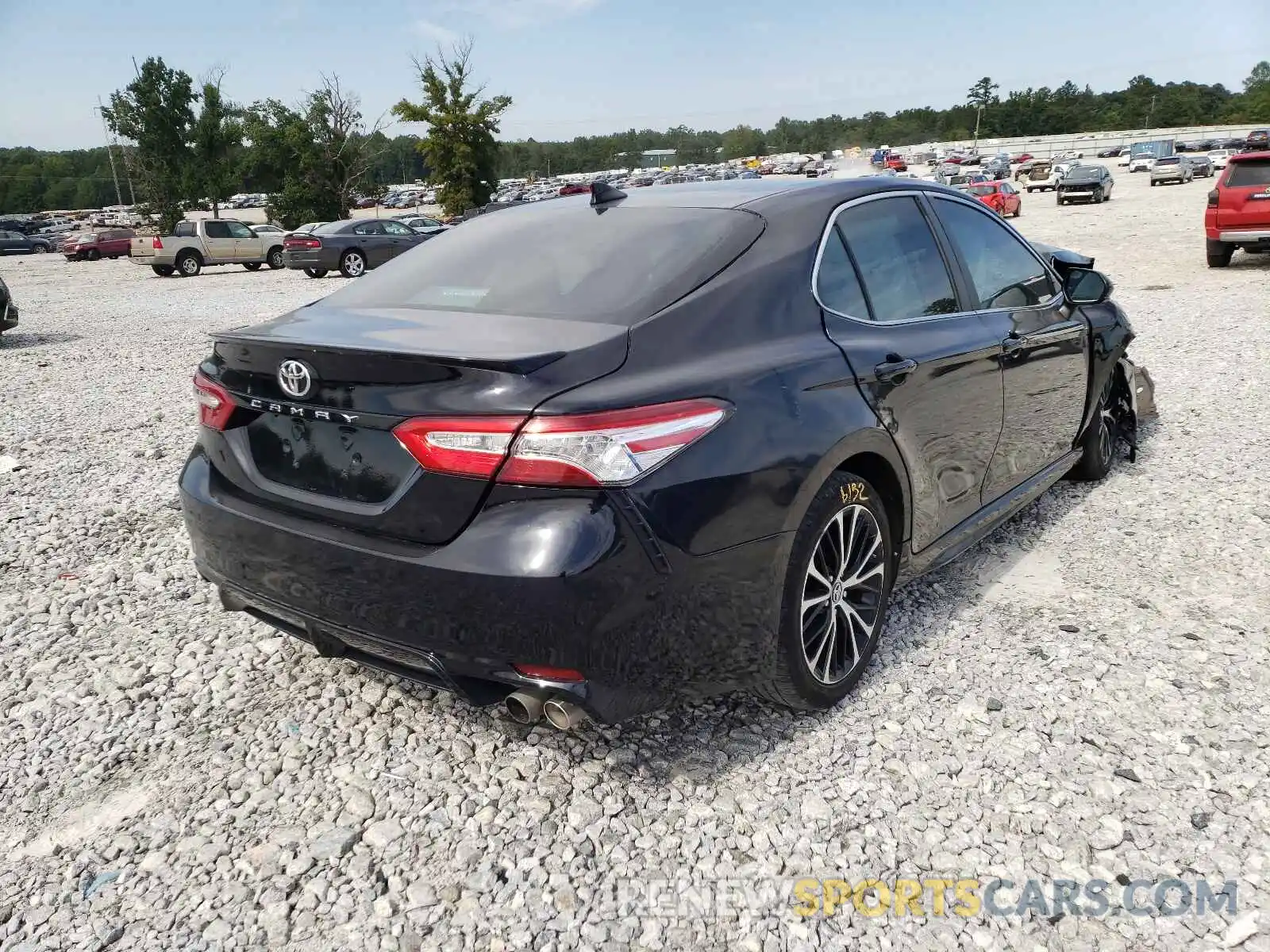 4 Фотография поврежденного автомобиля 4T1B11HK3KU207121 TOYOTA CAMRY 2019