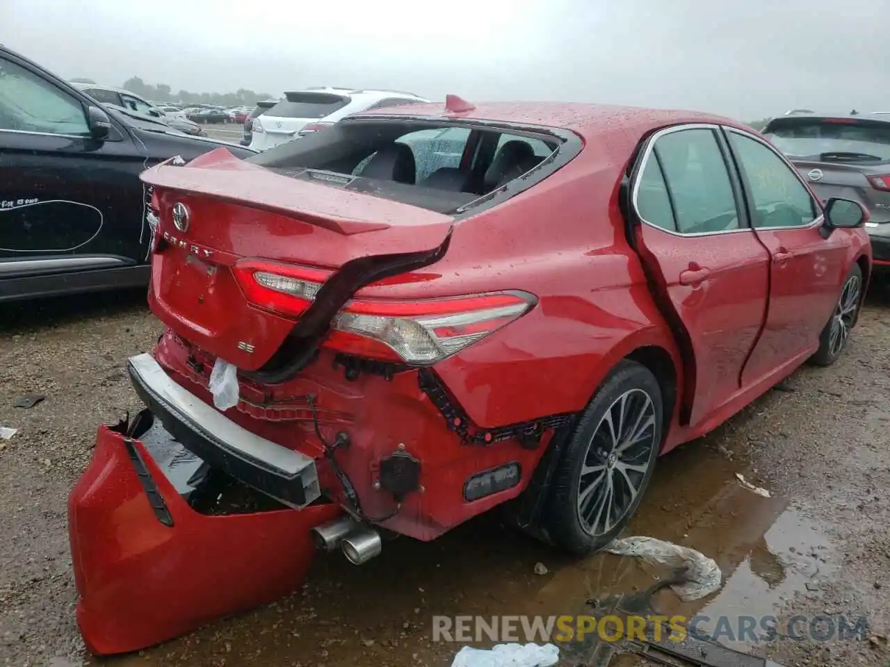 4 Photograph of a damaged car 4T1B11HK3KU212044 TOYOTA CAMRY 2019