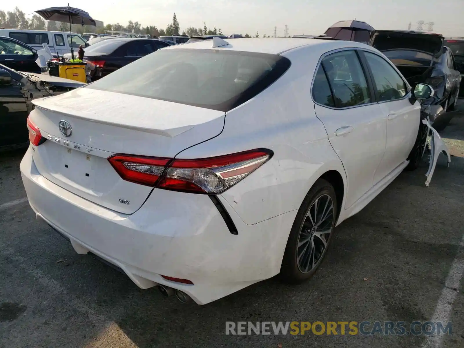 4 Фотография поврежденного автомобиля 4T1B11HK3KU215011 TOYOTA CAMRY 2019