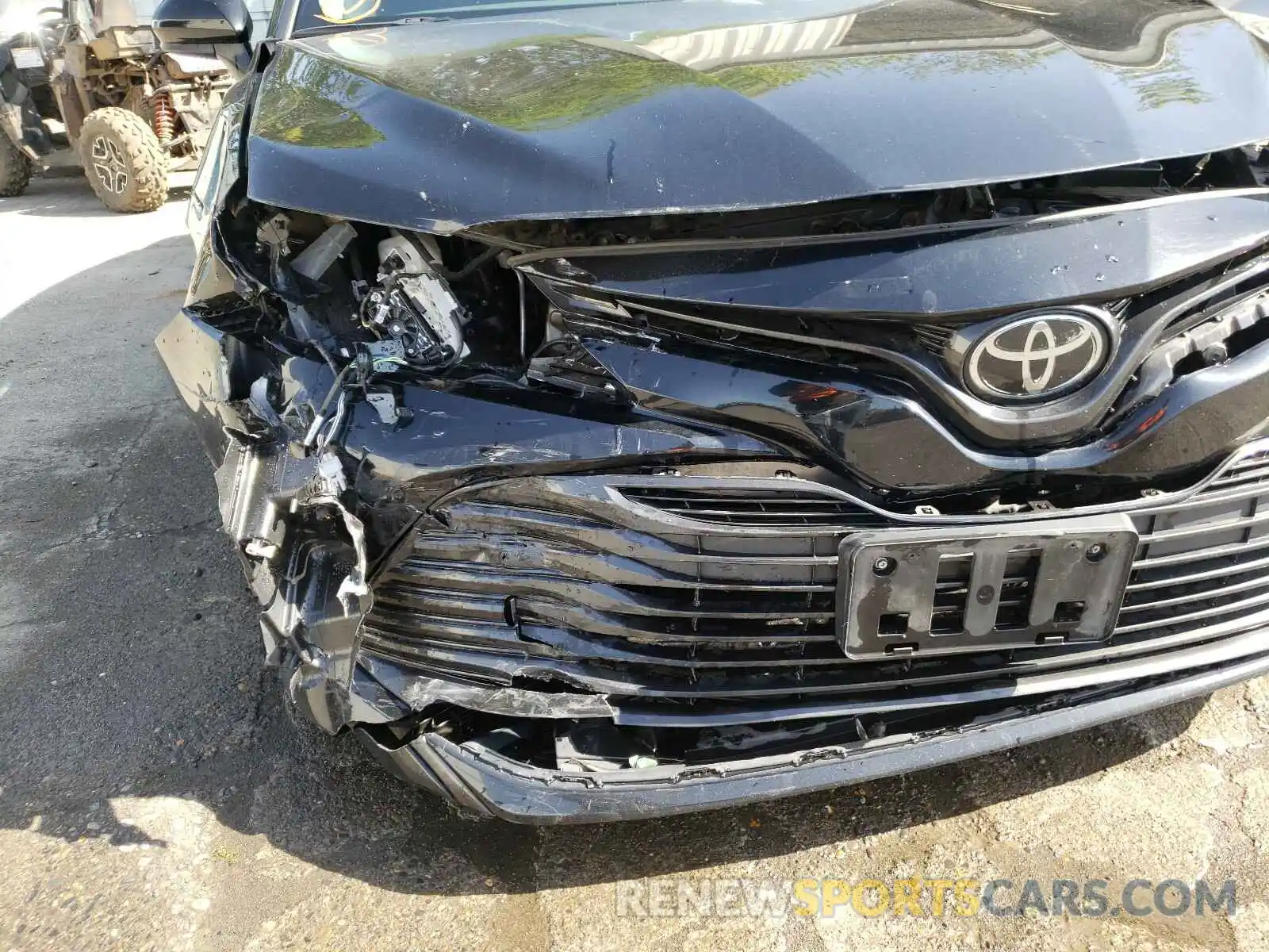 9 Фотография поврежденного автомобиля 4T1B11HK3KU215686 TOYOTA CAMRY 2019