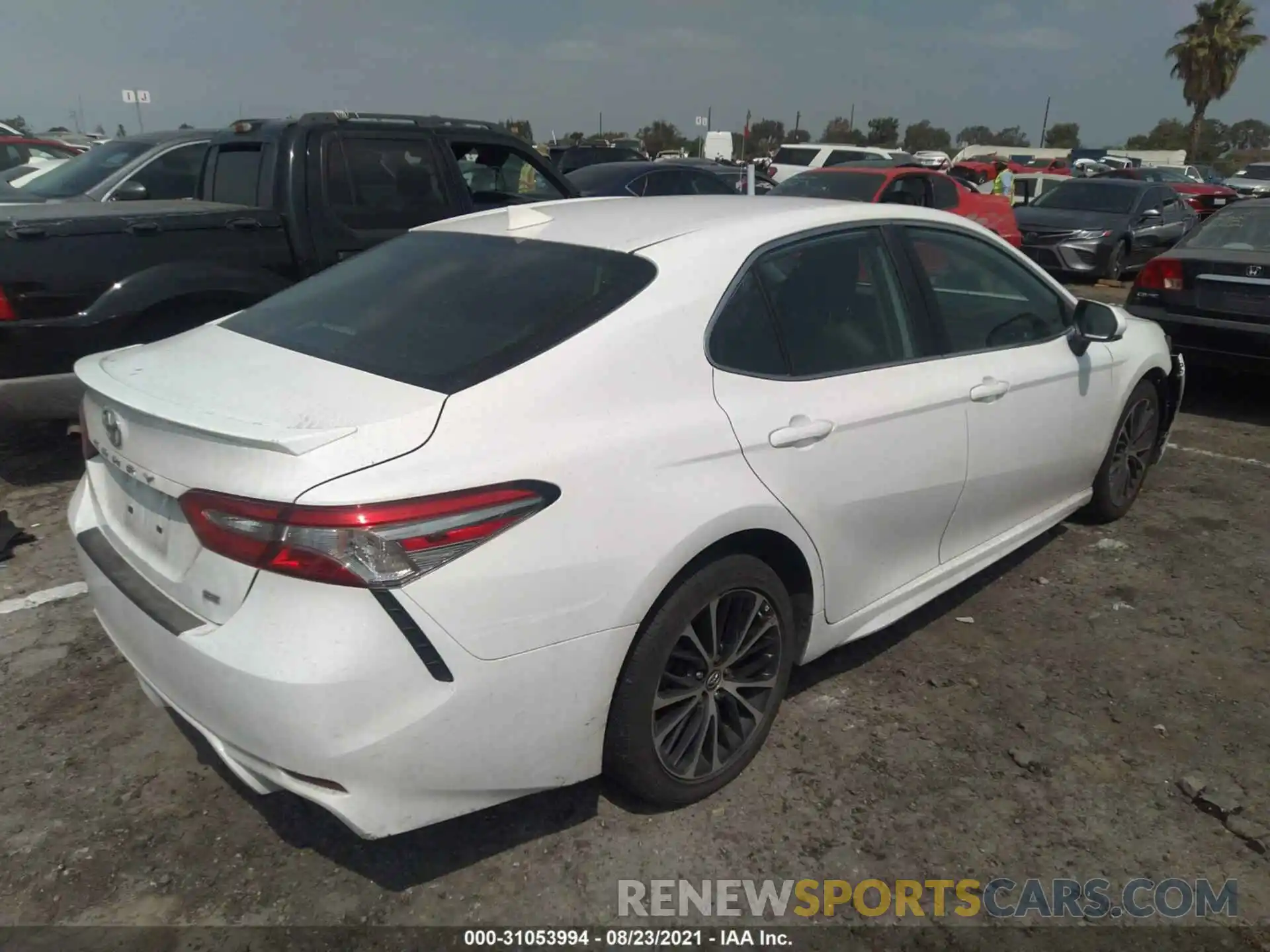 4 Фотография поврежденного автомобиля 4T1B11HK3KU215980 TOYOTA CAMRY 2019