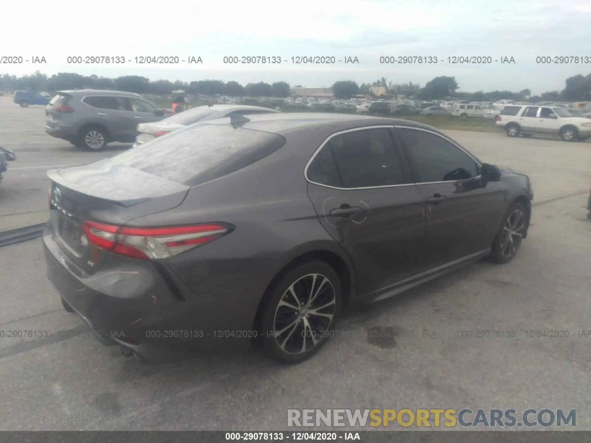 4 Photograph of a damaged car 4T1B11HK3KU216840 TOYOTA CAMRY 2019