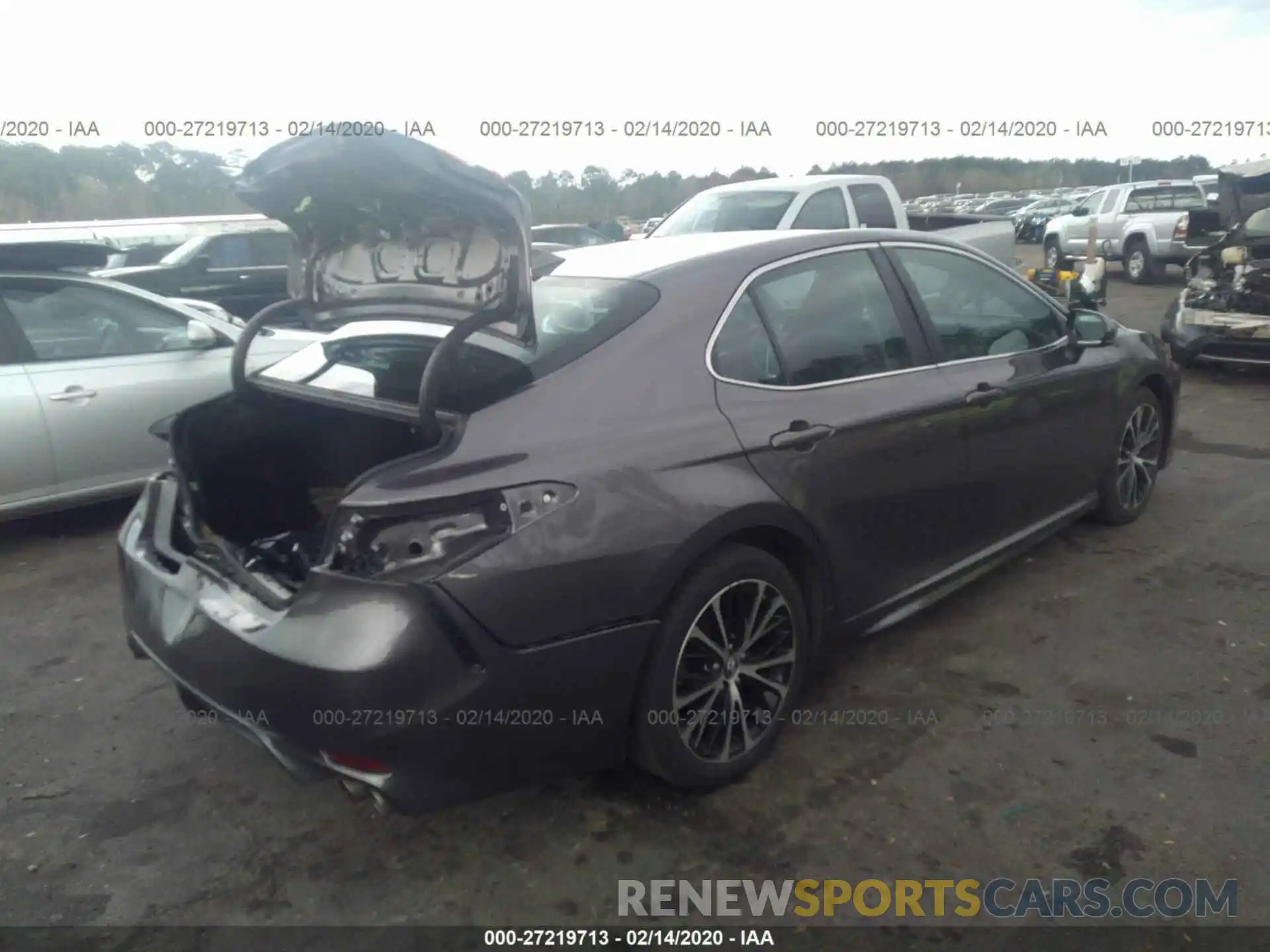 4 Photograph of a damaged car 4T1B11HK3KU217454 TOYOTA CAMRY 2019