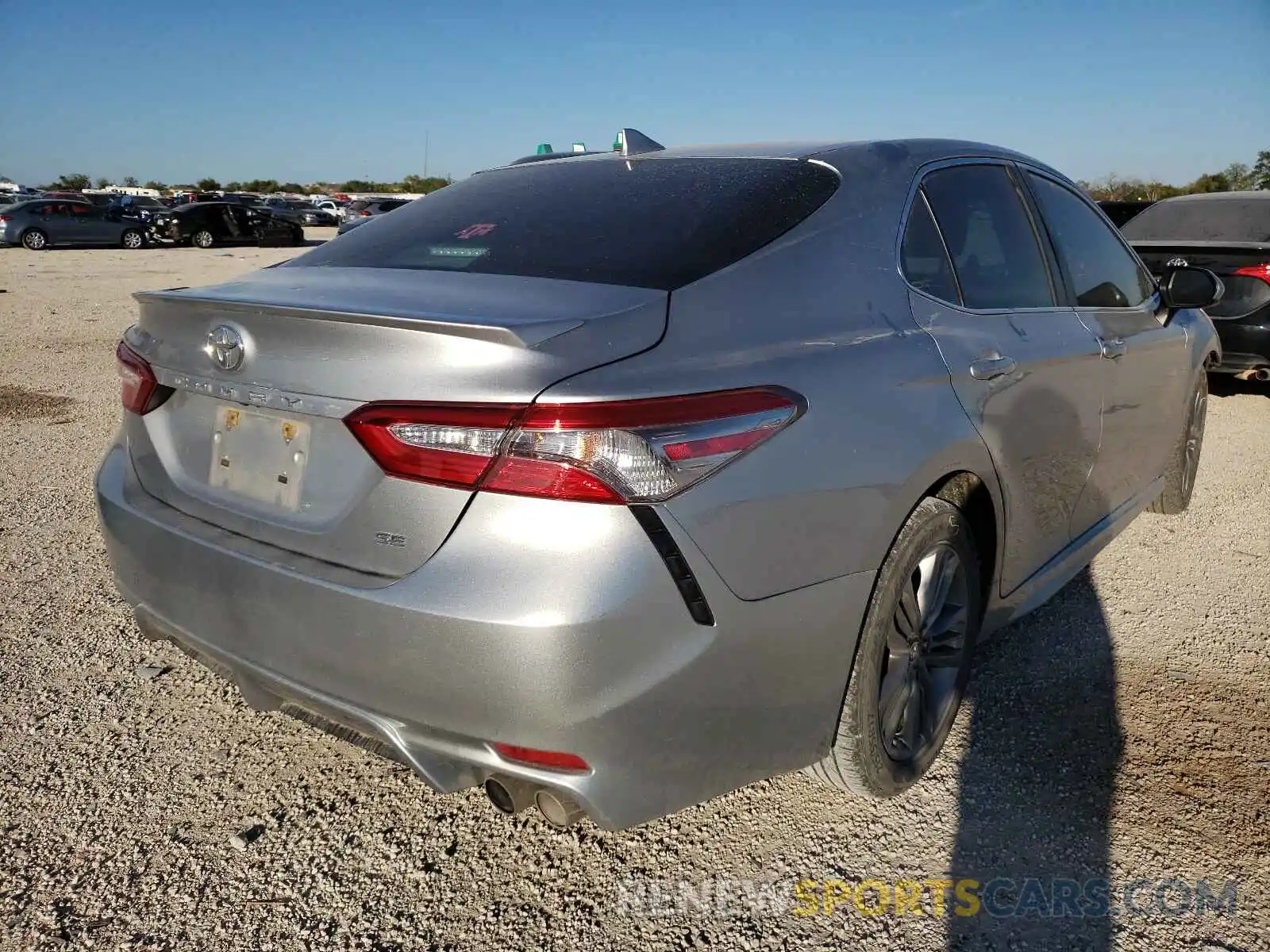 4 Фотография поврежденного автомобиля 4T1B11HK3KU218622 TOYOTA CAMRY 2019