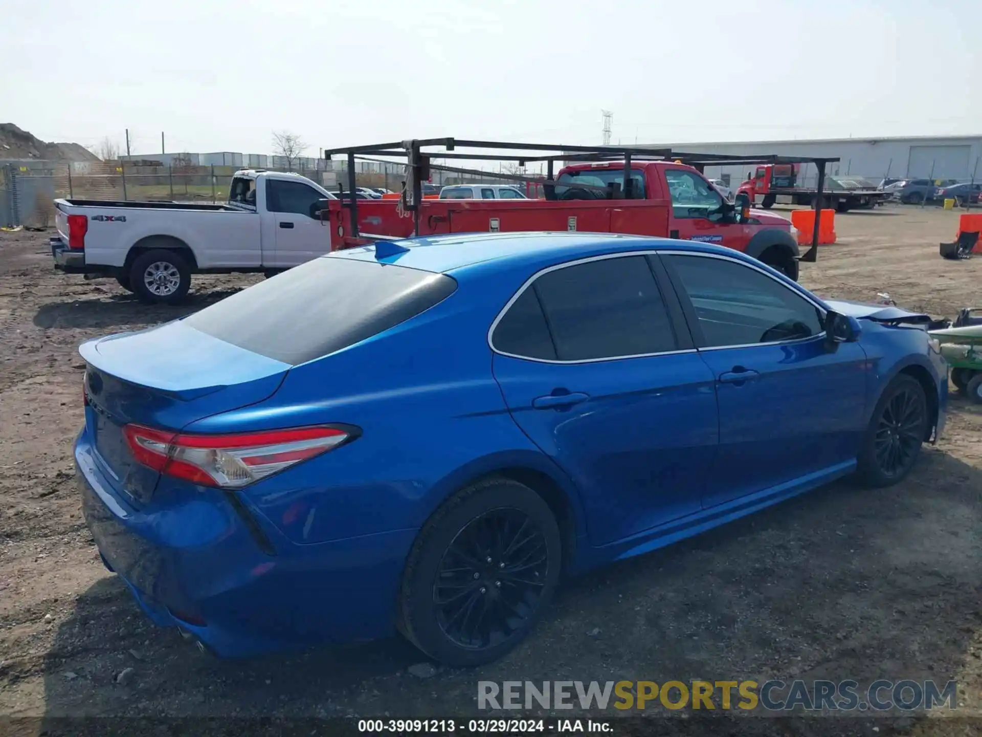 4 Фотография поврежденного автомобиля 4T1B11HK3KU222721 TOYOTA CAMRY 2019