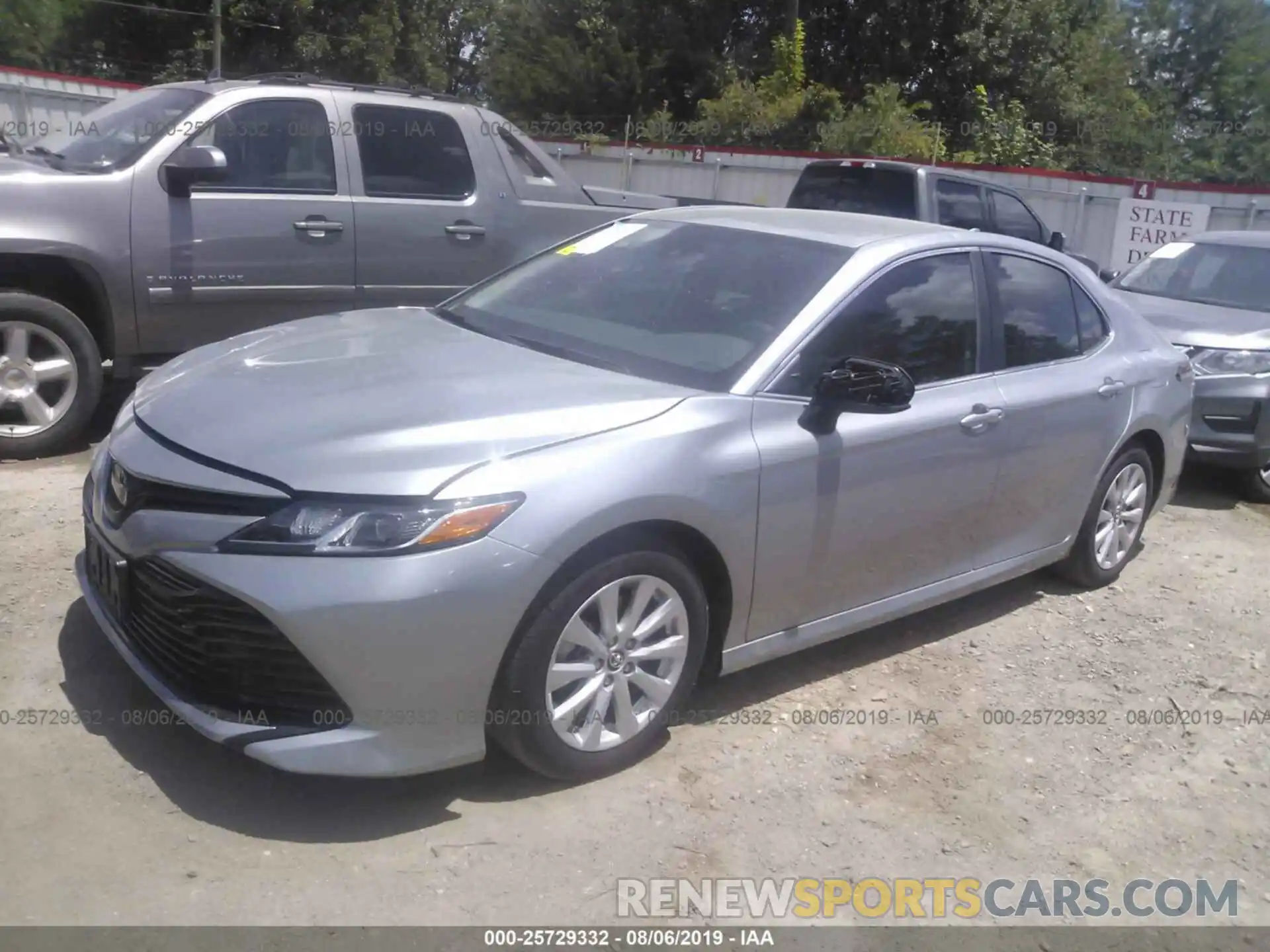 2 Photograph of a damaged car 4T1B11HK3KU222802 TOYOTA CAMRY 2019